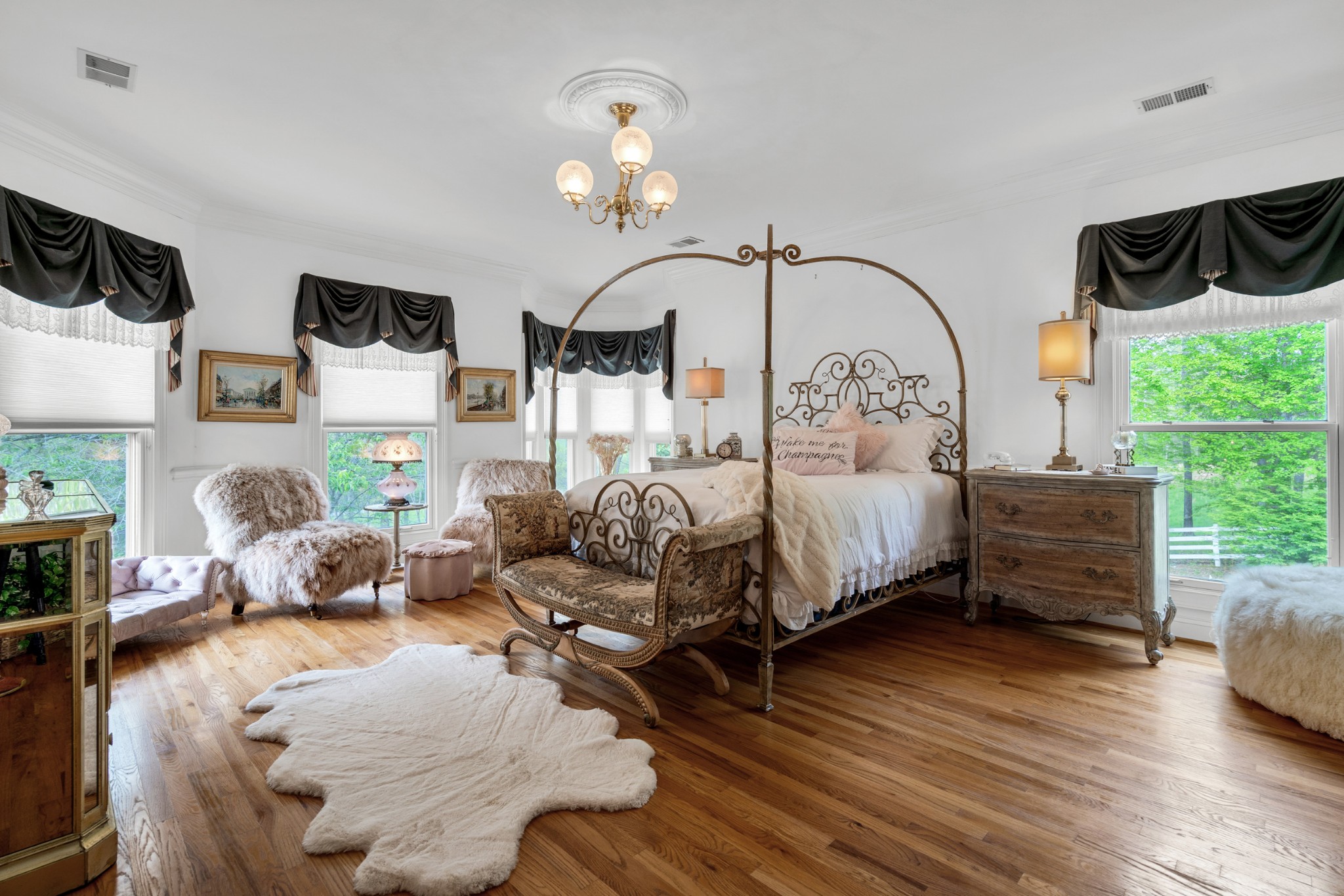 Dover, Tennessee, 37058, United States, 6 Bedrooms Bedrooms, ,4 BathroomsBathrooms,Residential,For Sale,1981726