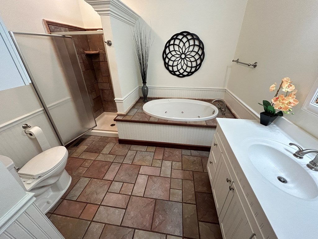 Blue Ridge, Georgia, 30513, United States, 3 Bedrooms Bedrooms, ,4 BathroomsBathrooms,Residential,For Sale,1858948