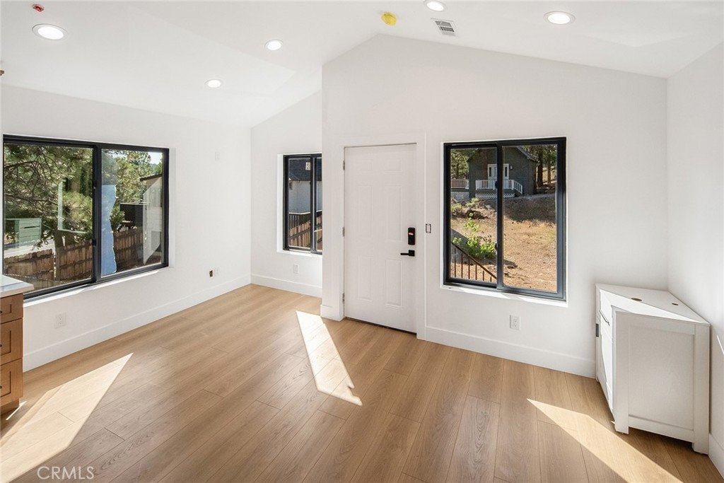 Big Bear Lake, California, 92315, United States, 3 Bedrooms Bedrooms, ,2 BathroomsBathrooms,Residential,For Sale,1896398