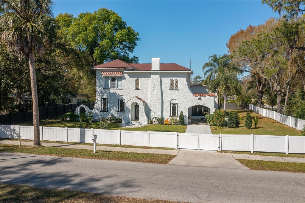 Winter Haven, Florida, 33880, United States, 4 Bedrooms Bedrooms, ,2 BathroomsBathrooms,Residential,For Sale,1954877