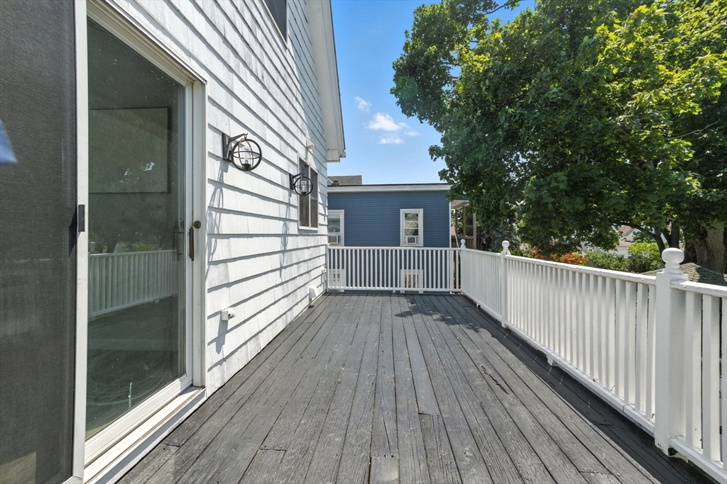 Lynn, Massachusetts, 01902, United States, 5 Bedrooms Bedrooms, ,3 BathroomsBathrooms,Residential,For Sale,1937359