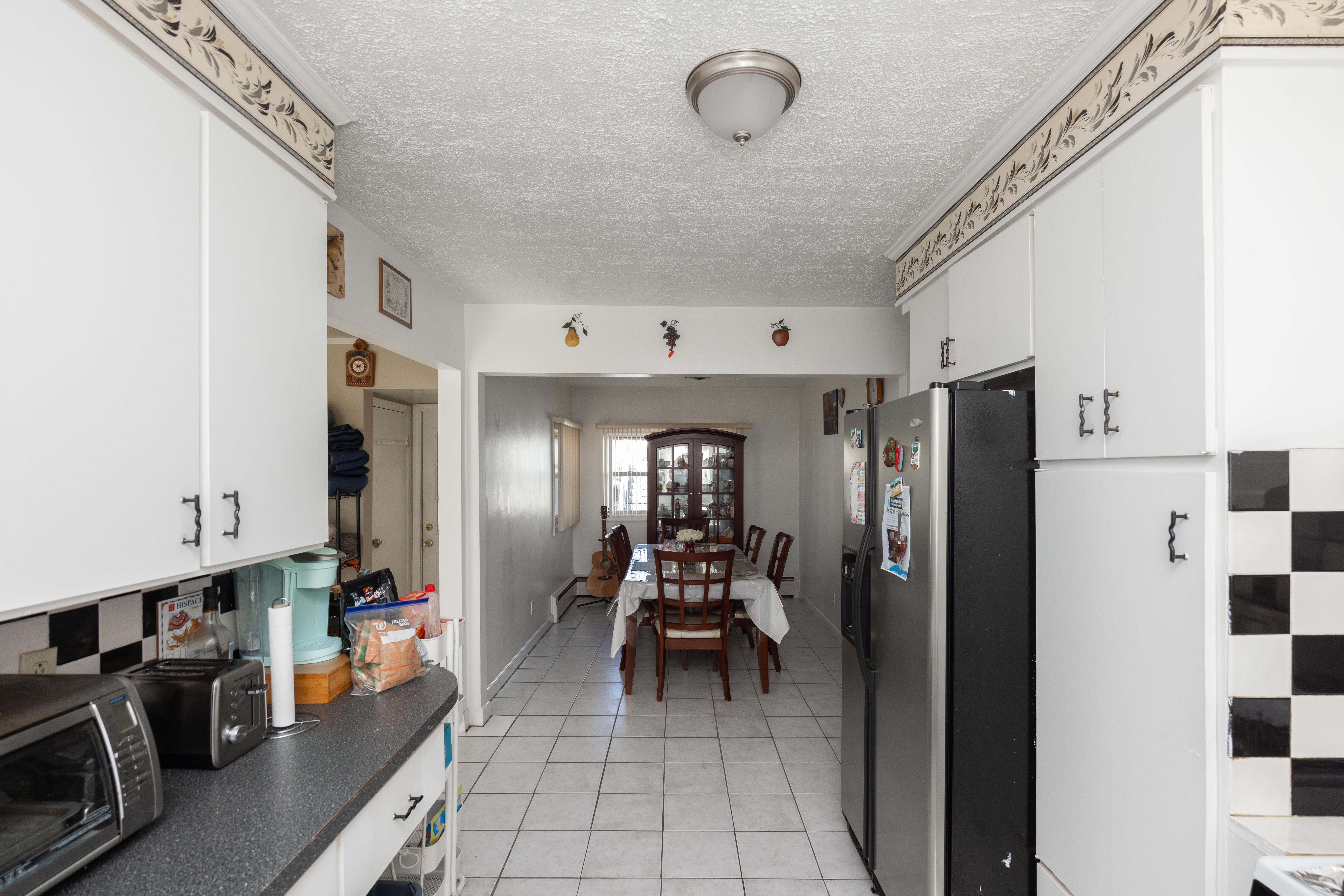 Chelsea, Massachusetts, 02150, United States, 5 Bedrooms Bedrooms, ,2 BathroomsBathrooms,Residential,For Sale,1983279