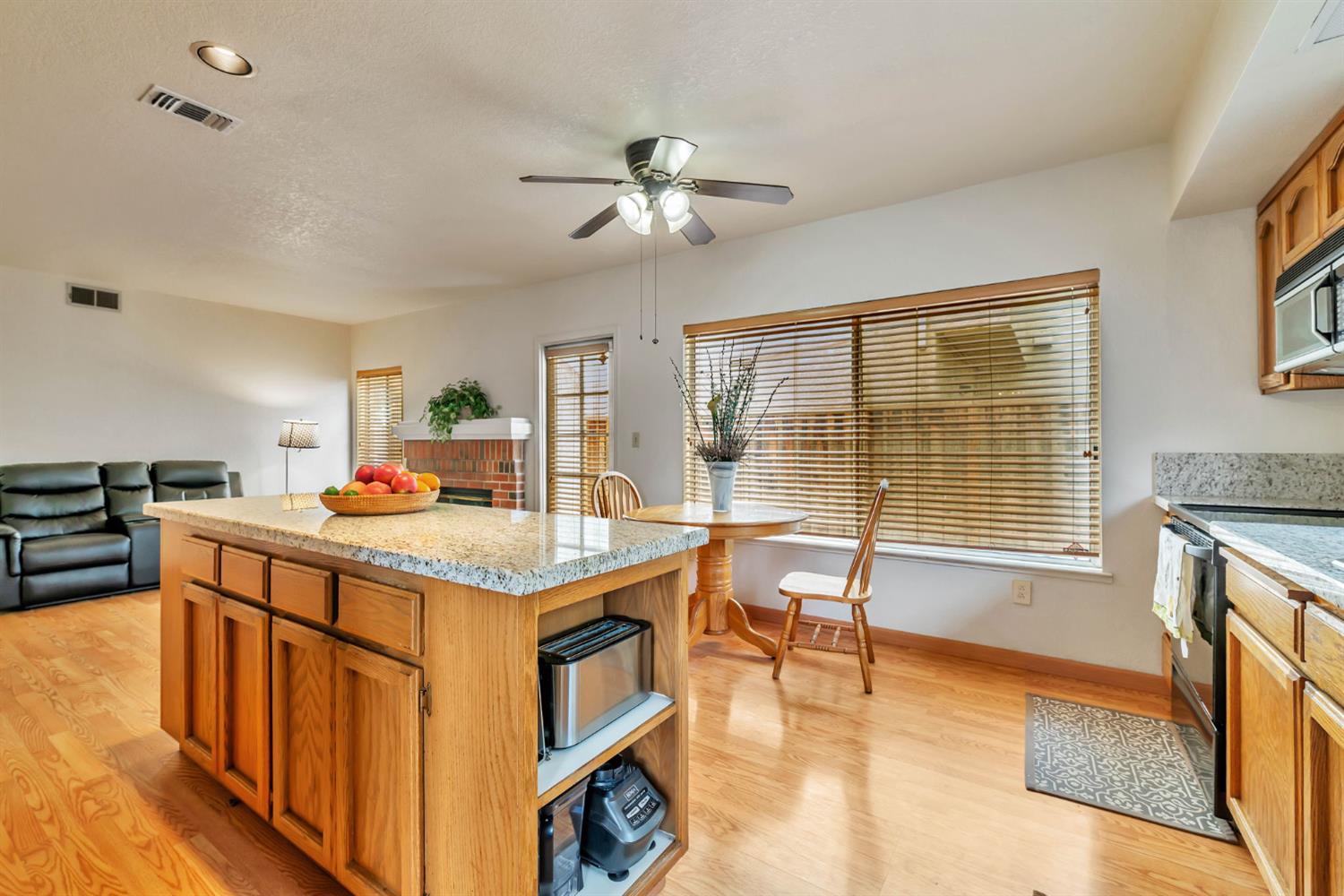 Tracy, California, 95376, United States, 4 Bedrooms Bedrooms, ,3 BathroomsBathrooms,Residential,For Sale,1949007