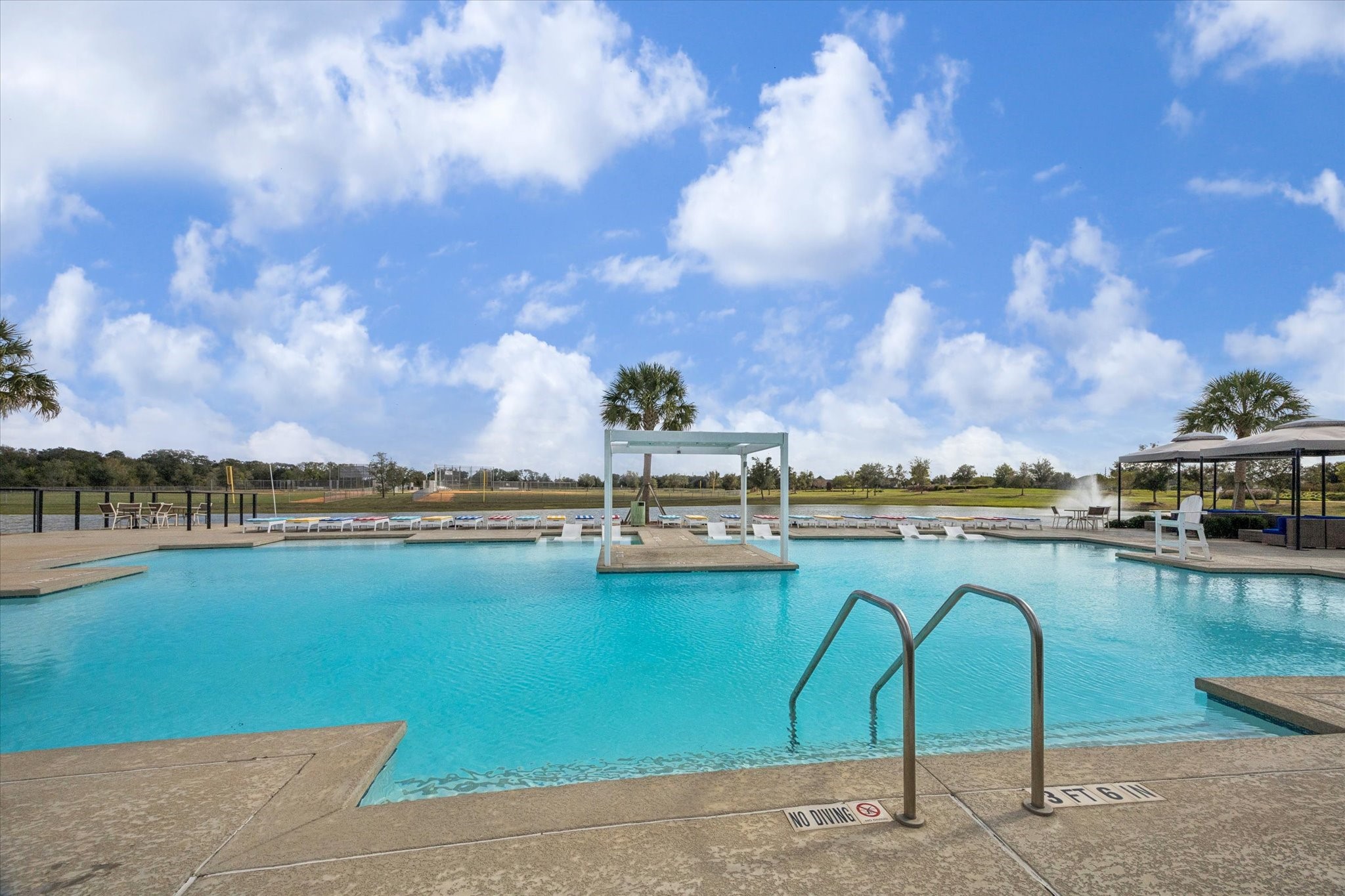  9823 Chapman Trail - 物件實景