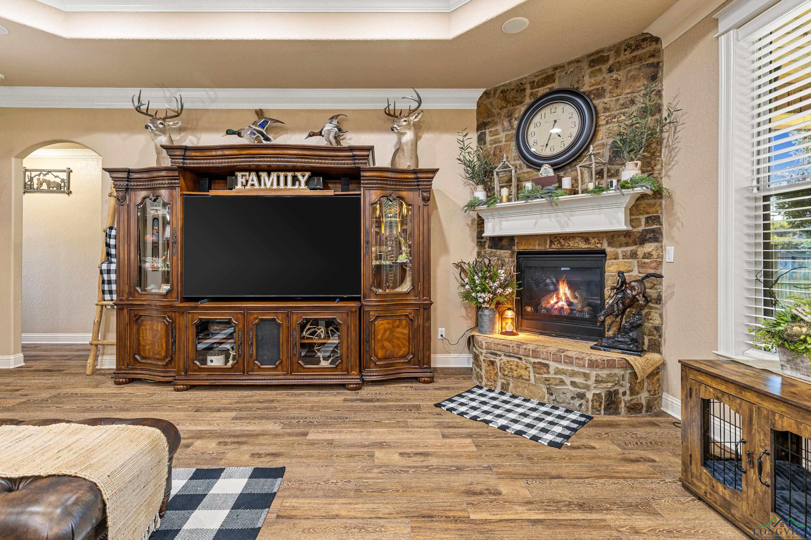 Longview, Texas, 75605, United States, 5 Bedrooms Bedrooms, ,3 BathroomsBathrooms,Residential,For Sale,1827224