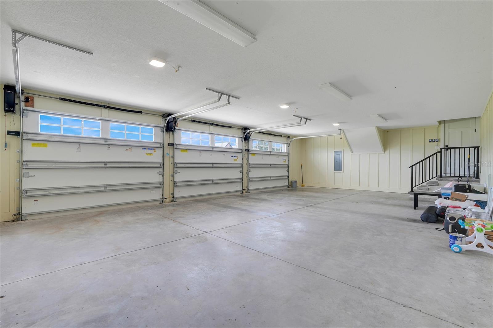 GROVELAND, Florida, 34736, United States, 4 Bedrooms Bedrooms, ,5 BathroomsBathrooms,Residential,For Sale,1792752