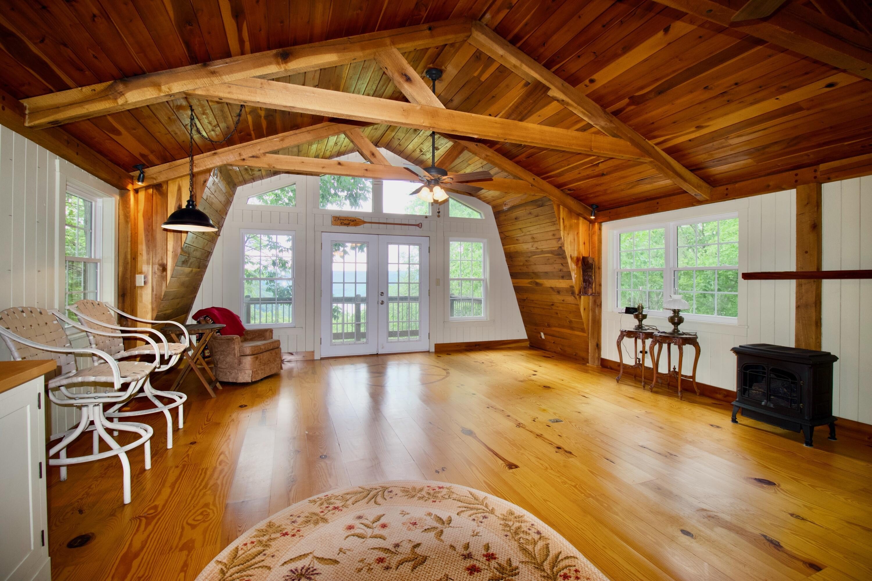 Hinton, West Virginia, 25951, United States, 3 Bedrooms Bedrooms, ,2 BathroomsBathrooms,Residential,For Sale,1847194