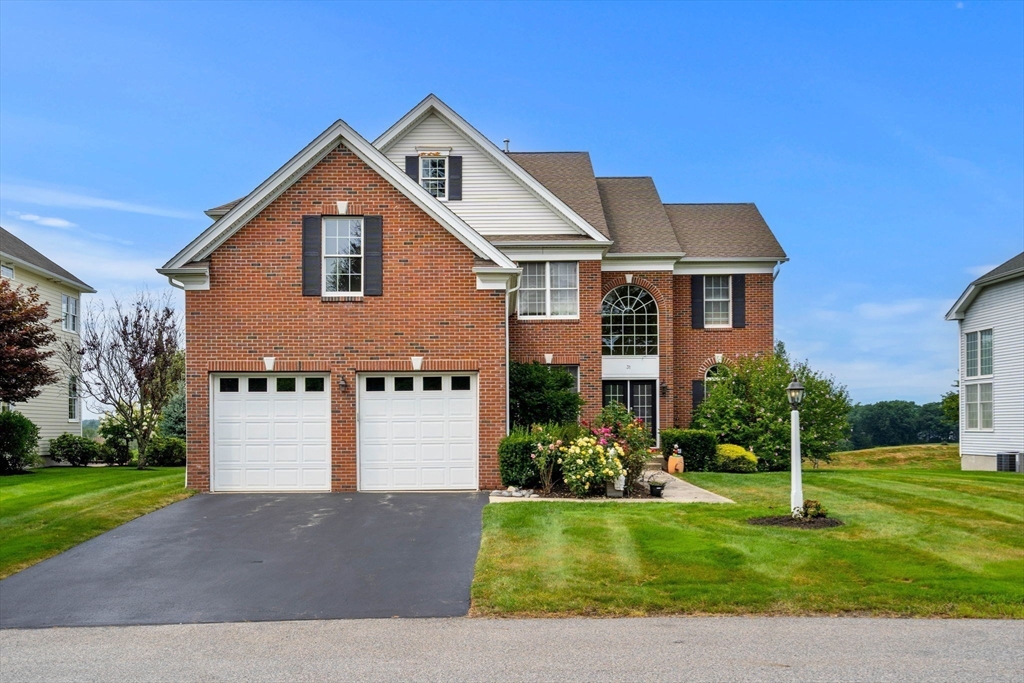 Methuen, Massachusetts, 01844, United States, 4 Bedrooms Bedrooms, ,3 BathroomsBathrooms,Residential,For Sale,1912504