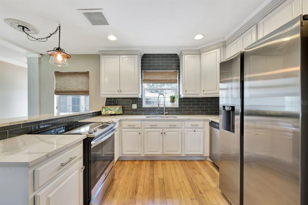 Tampa, Florida, 33611, United States, 3 Bedrooms Bedrooms, ,2 BathroomsBathrooms,Residential,For Sale,1876047