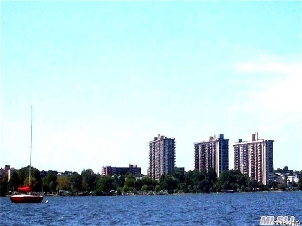Bayside, New York, 11360, United States, 2 Bedrooms Bedrooms, ,2 BathroomsBathrooms,Residential,For Sale,2049327