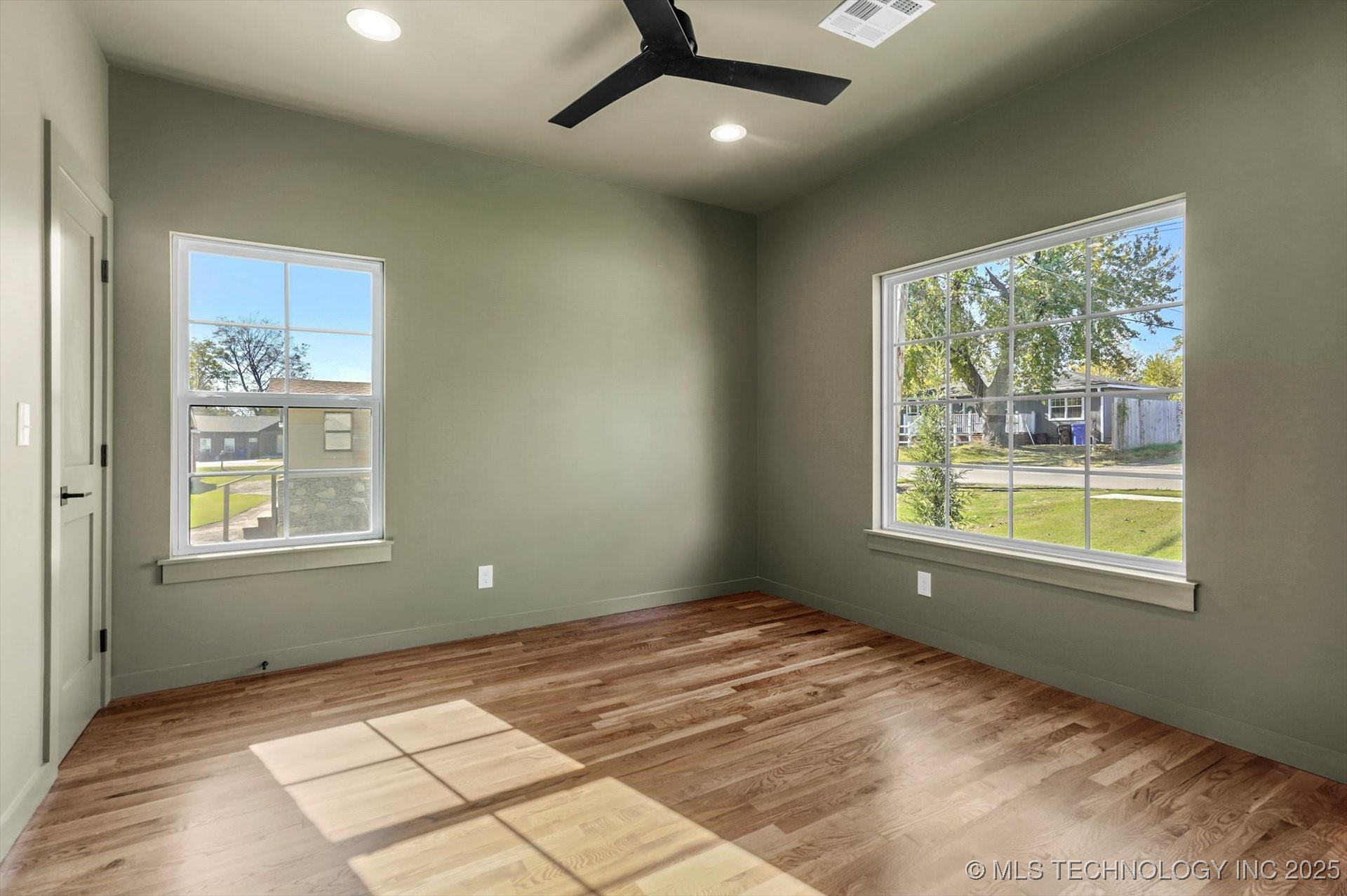 Broken Arrow, Oklahoma, 74012, United States, 5 Bedrooms Bedrooms, ,3 BathroomsBathrooms,Residential,For Sale,1991431