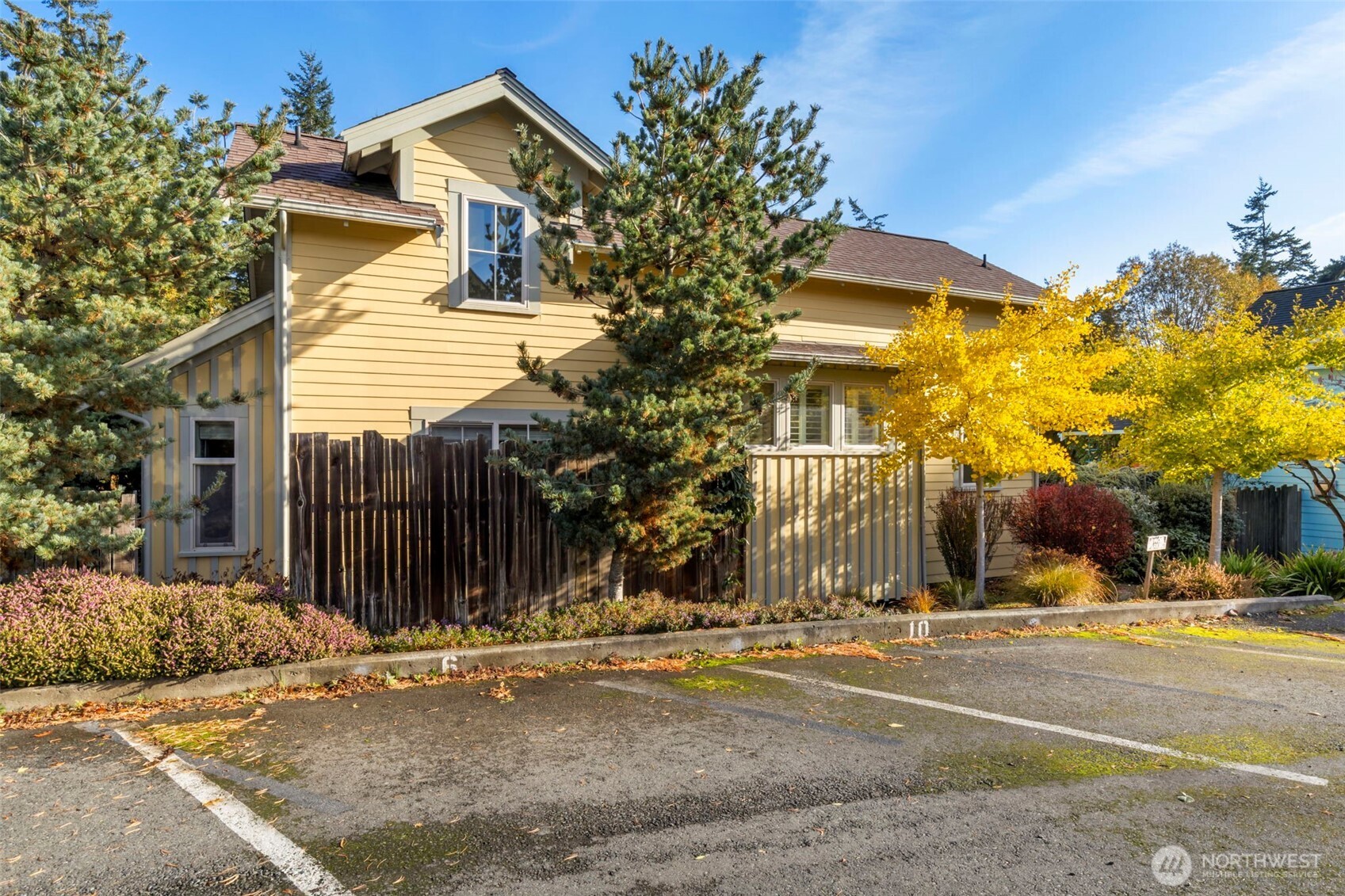 Port Townsend, Washington, 98368, United States, 2 Bedrooms Bedrooms, ,1 BathroomBathrooms,Residential,For Sale,1989470