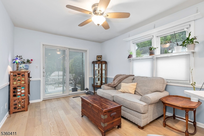 Scotch Plains Twp., New Jersey, 07076, United States, 2 Bedrooms Bedrooms, ,3 BathroomsBathrooms,Residential,For Sale,1999583