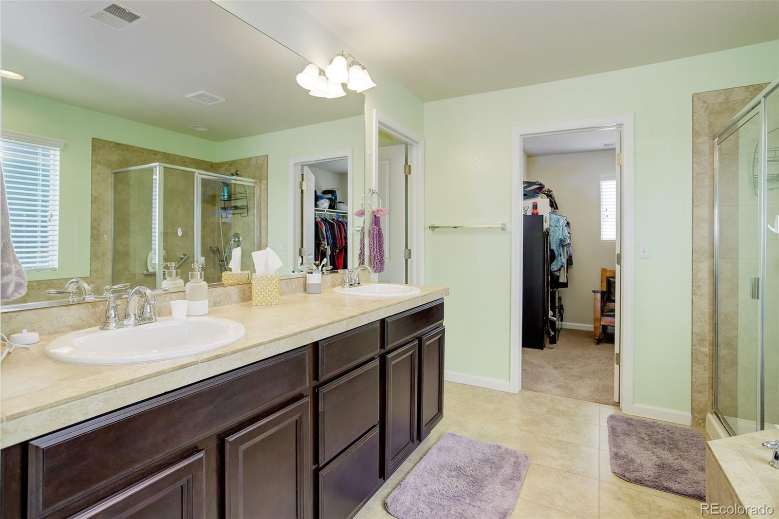 Aurora, Colorado, 80016, United States, 3 Bedrooms Bedrooms, ,3 BathroomsBathrooms,Residential,For Sale,1940296
