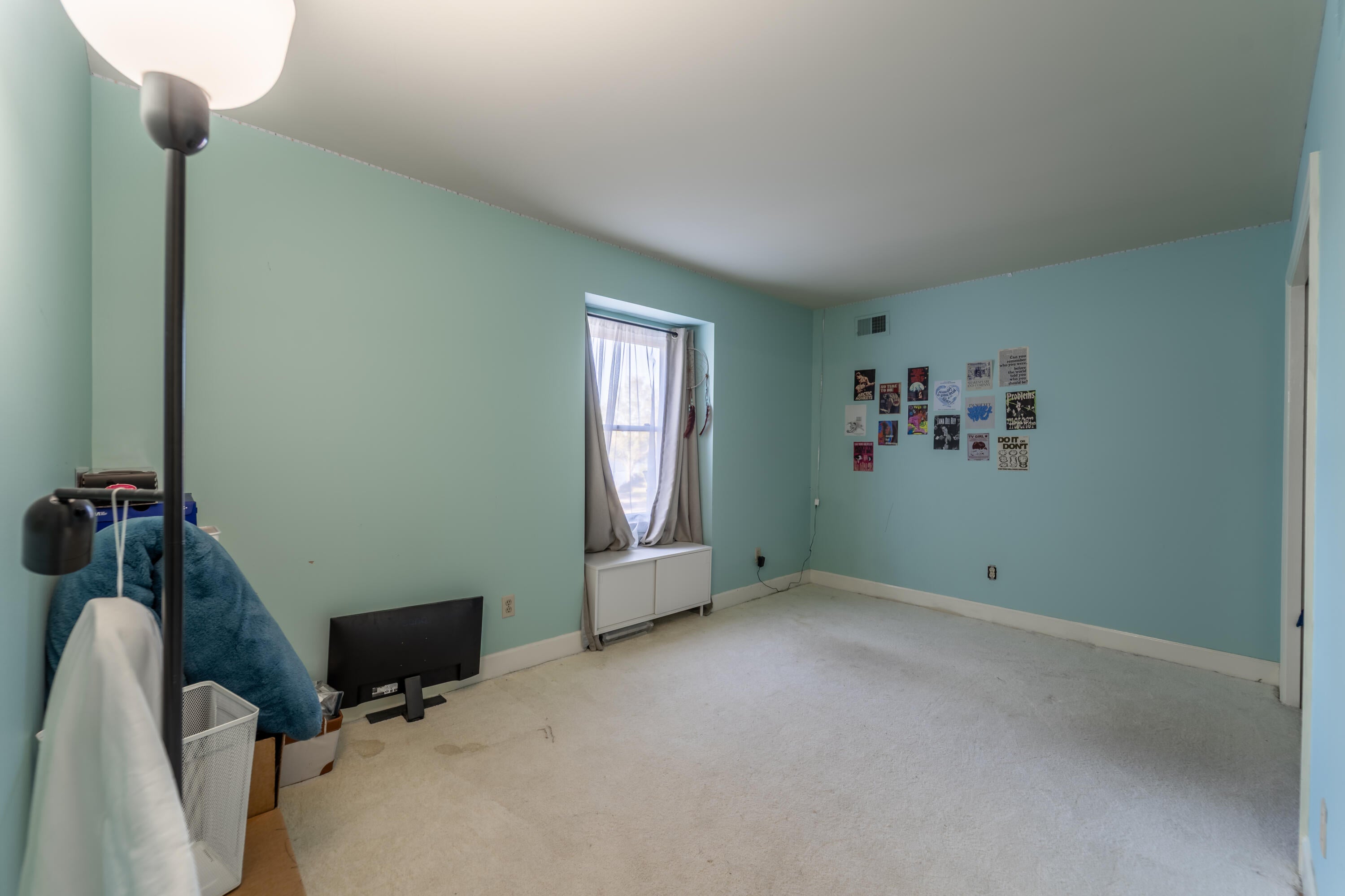 Lexington, Kentucky, 40502, United States, 4 Bedrooms Bedrooms, ,4 BathroomsBathrooms,Residential,For Sale,1976316