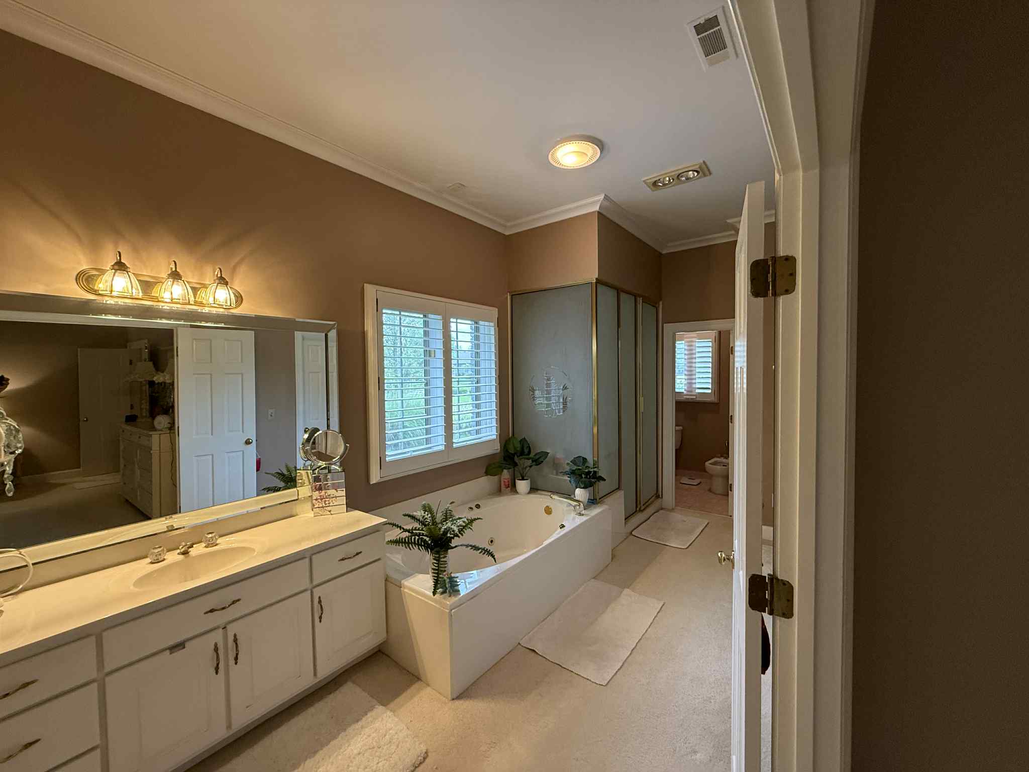 Marion, Illinois, 62959, United States, 4 Bedrooms Bedrooms, ,3 BathroomsBathrooms,Residential,For Sale,1848580
