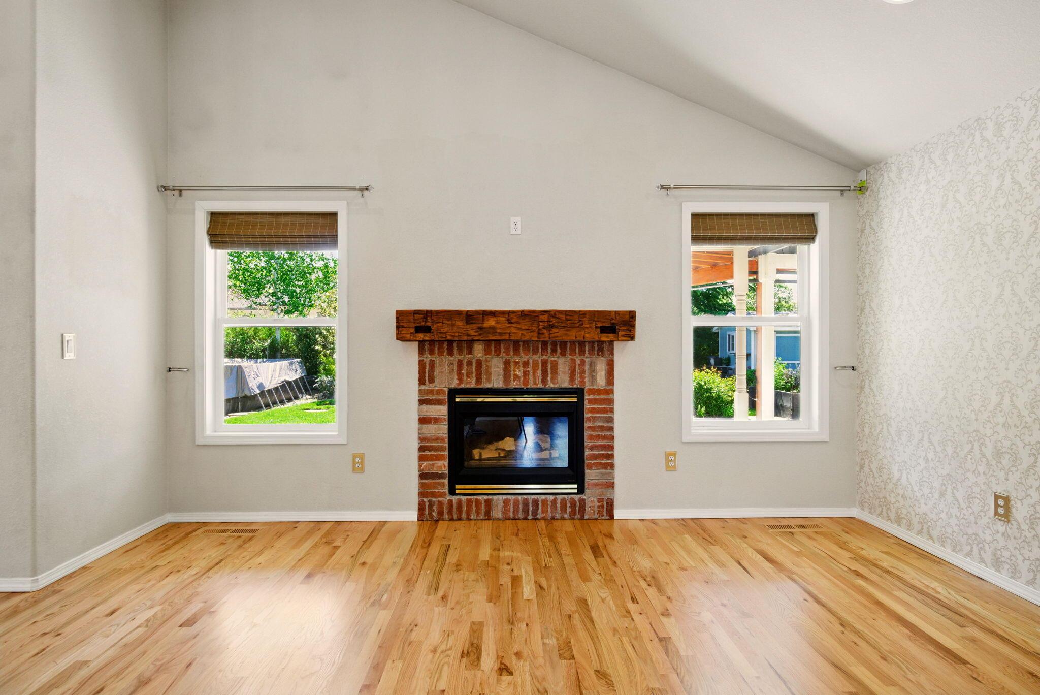 Central Point, Oregon, 97502, United States, 3 Bedrooms Bedrooms, ,2 BathroomsBathrooms,Residential,For Sale,1793291