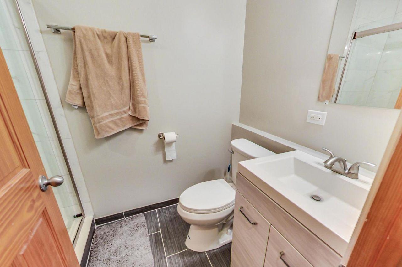 Chicago, Illinois, 60622, United States, 3 Bedrooms Bedrooms, ,3 BathroomsBathrooms,Residential,For Sale,1794202