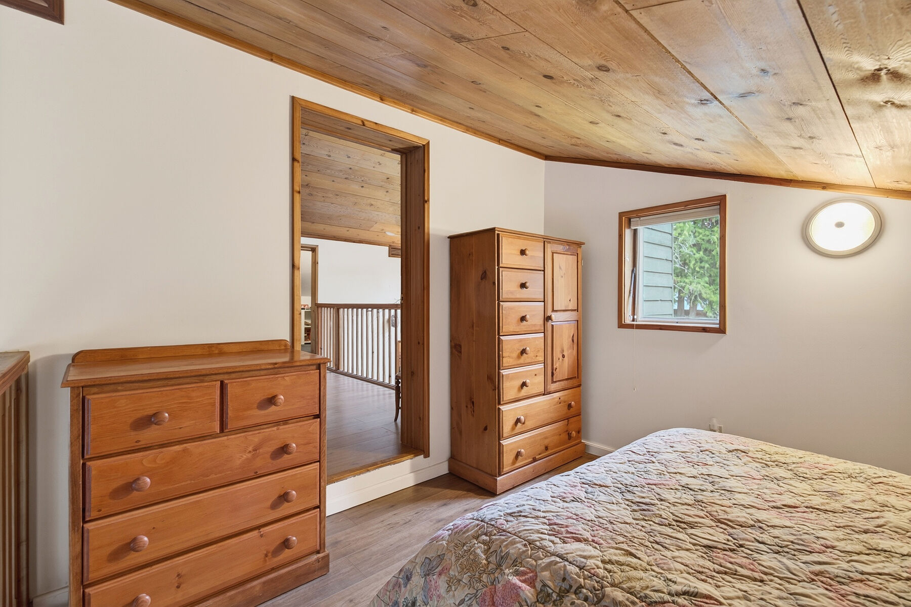  Rare Waterfront Gem - 物件實景