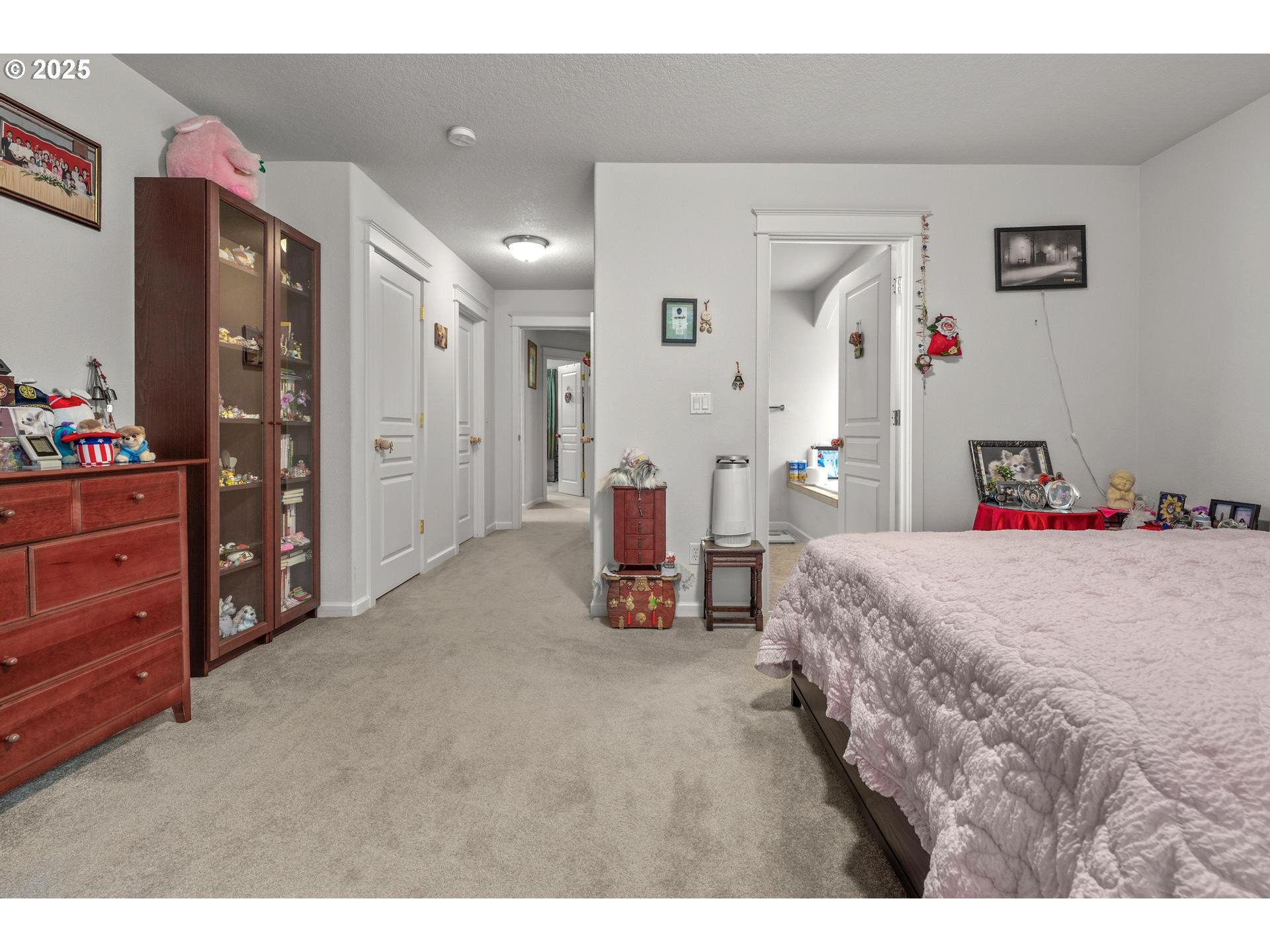 Oregon City, Oregon, 97045, United States, 3 Bedrooms Bedrooms, ,2 BathroomsBathrooms,Residential,For Sale,1949675