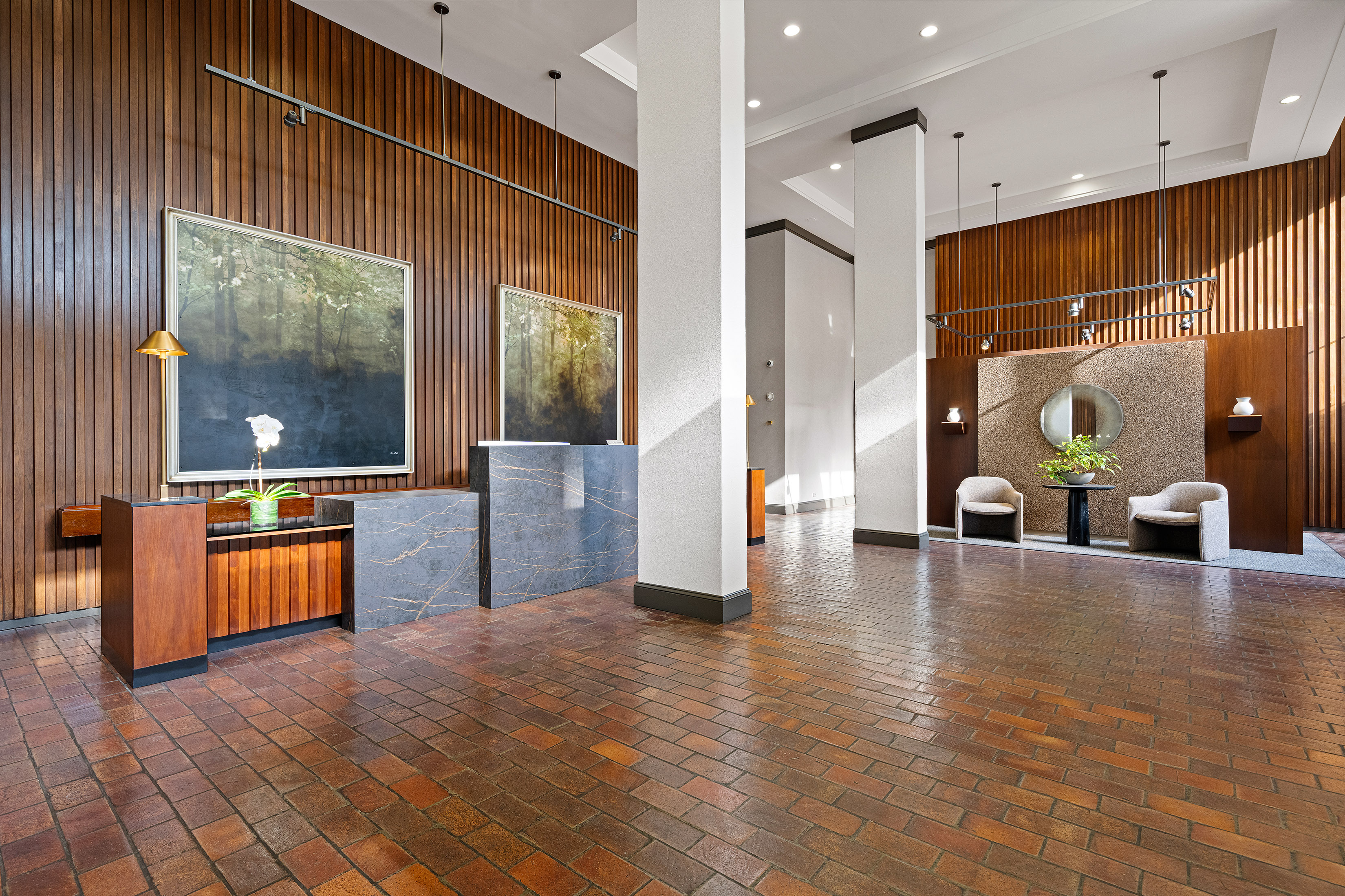  Rare Main-Level Residence at Plaza Towers - 物件實景