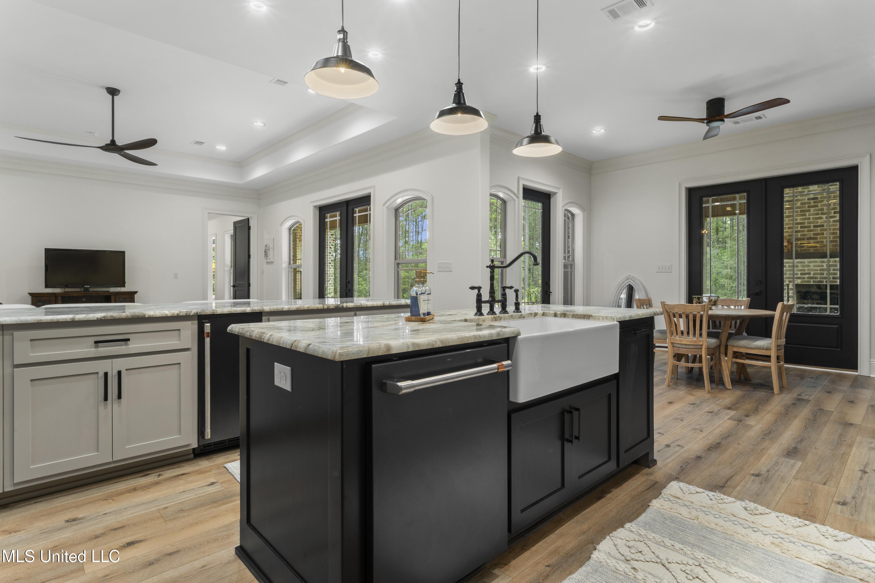 Gulfport, Mississippi, 39503, United States, 5 Bedrooms Bedrooms, ,5 BathroomsBathrooms,Residential,For Sale,1974357