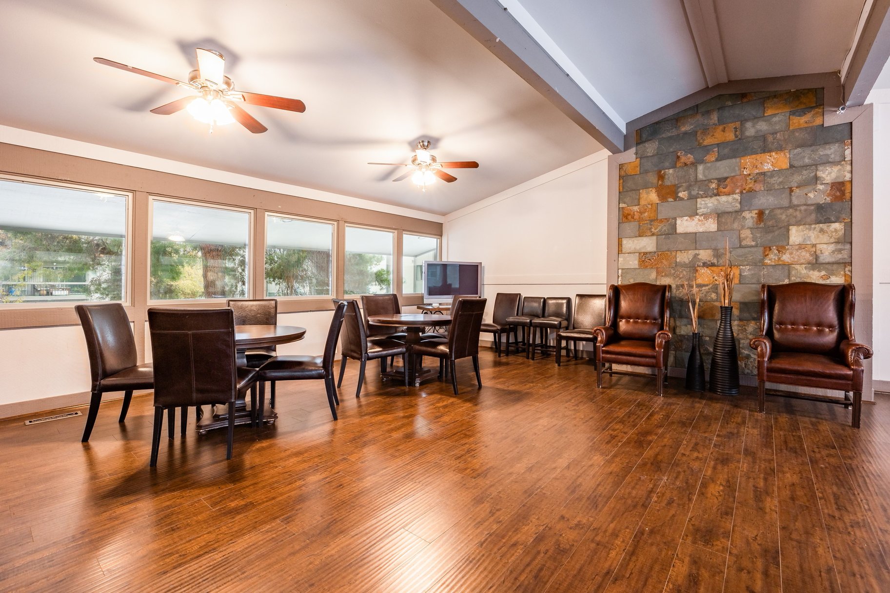  Elegant Single-Level Living in Gated Waterbury Community - 物件實景