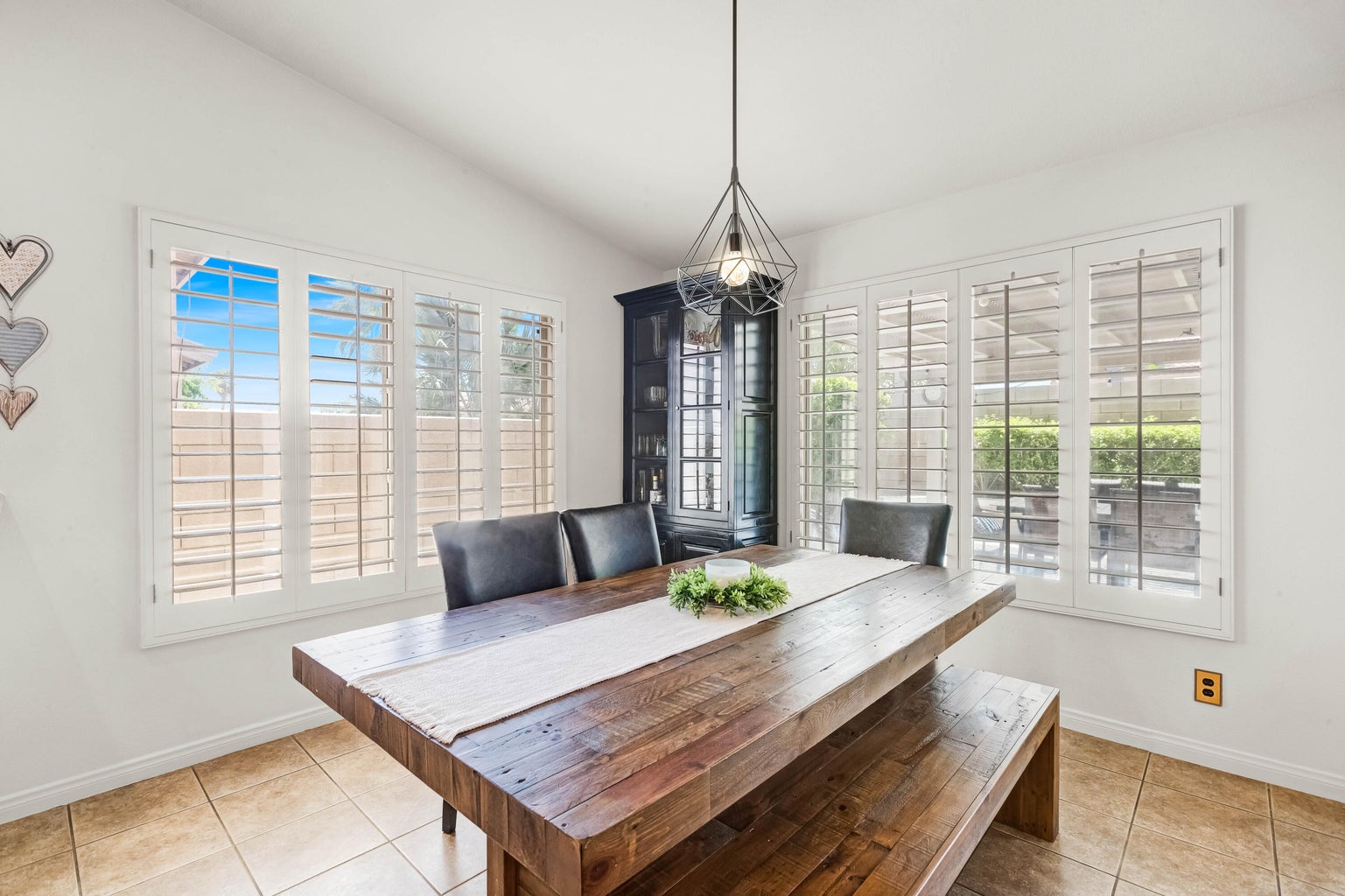 La Quinta, California, 92253, United States, 4 Bedrooms Bedrooms, ,2 BathroomsBathrooms,Residential,For Sale,1931637