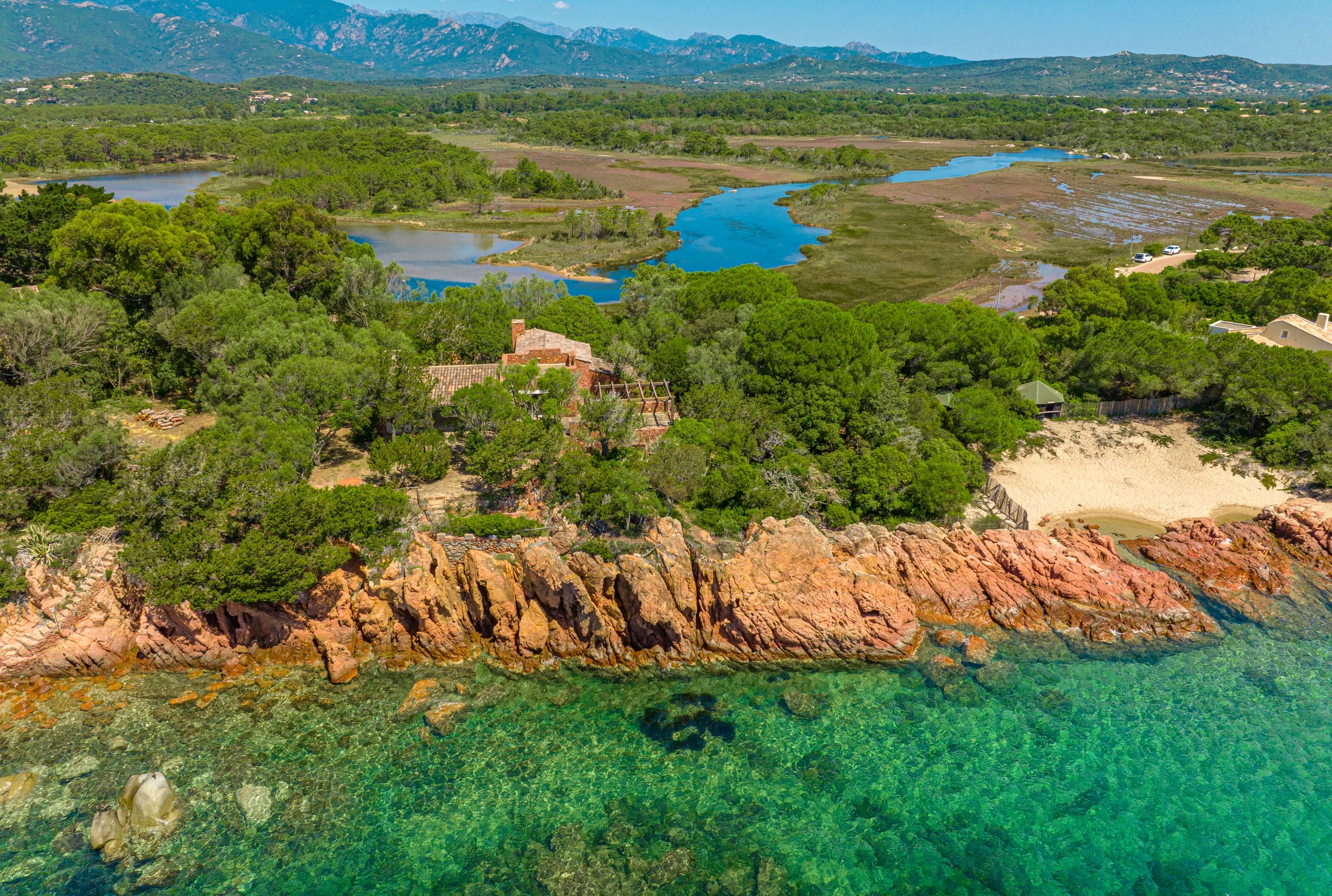 For Sale : Exceptional waterfront property - Benedettu, Cala Rossa - Porto-Vecc… - 物件實景