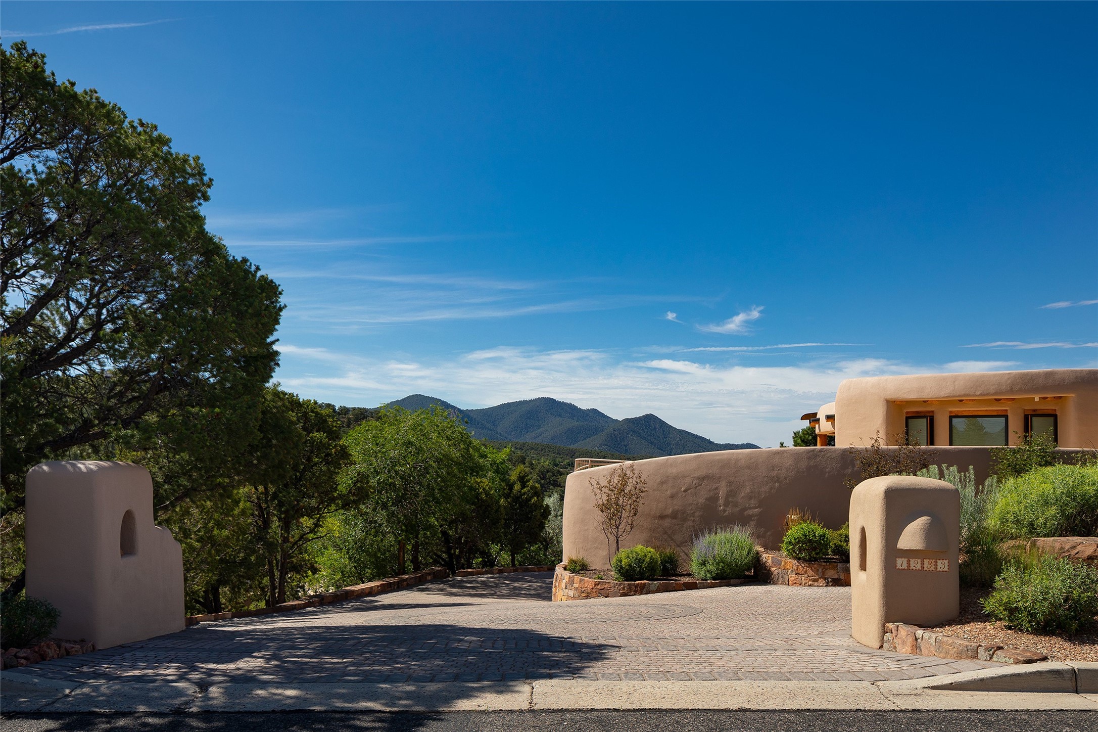  1233 N Summit Drive - 物件實景