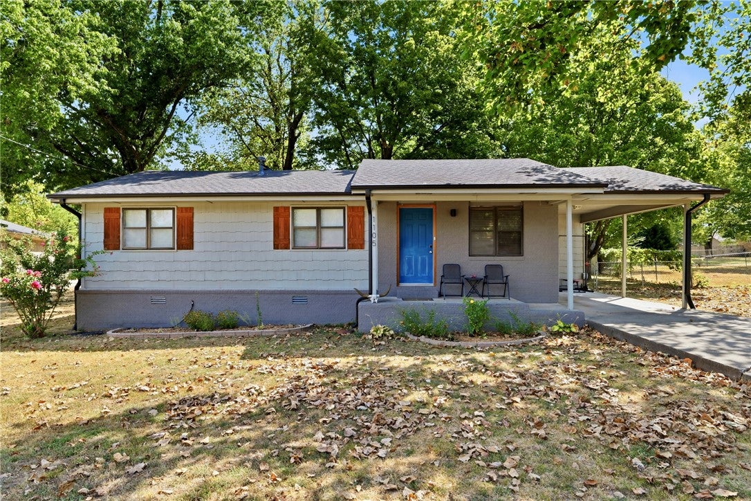 Royal Dr, Bentonville, AR 72712