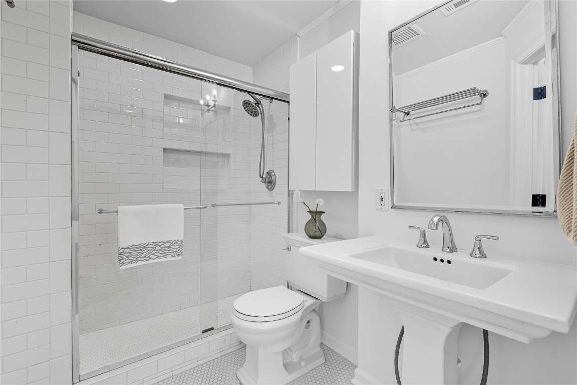 Austin, Texas, 78741, United States, 3 Bedrooms Bedrooms, ,3 BathroomsBathrooms,Residential,For Sale,1960519