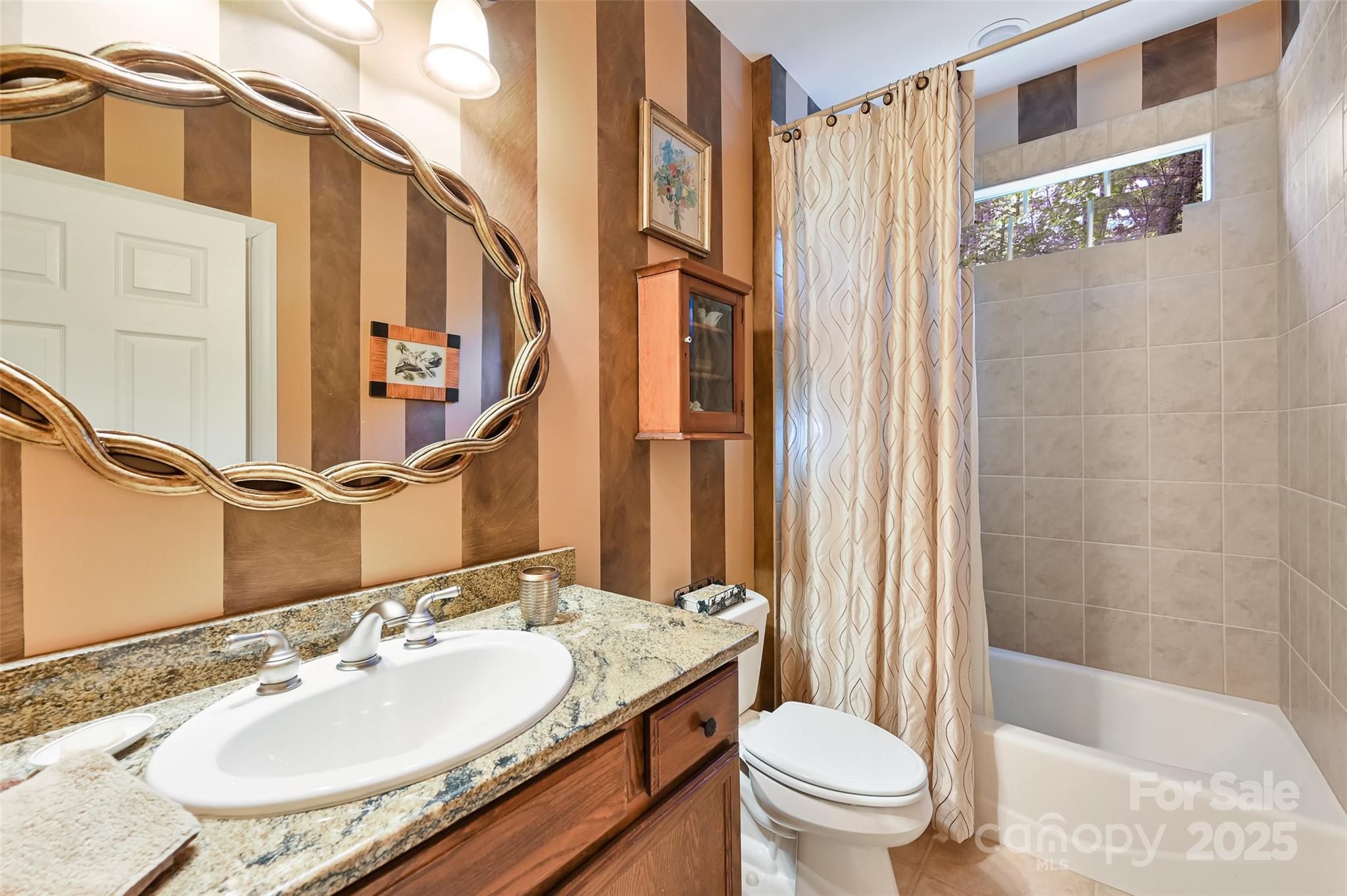 Hendersonville, North Carolina, 28739, United States, 4 Bedrooms Bedrooms, ,3 BathroomsBathrooms,Residential,For Sale,1992050