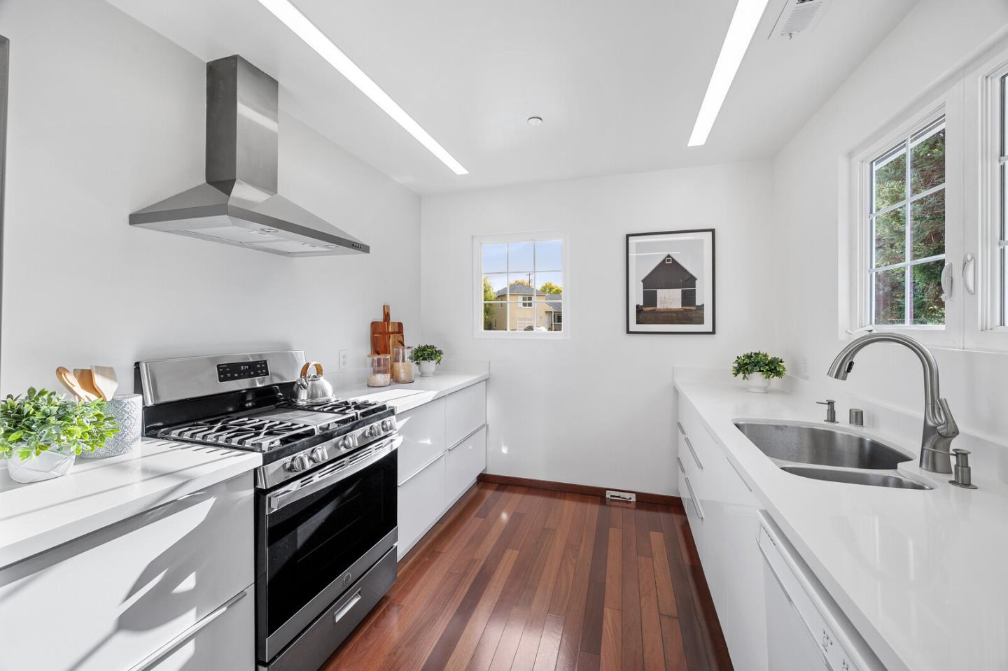 San Mateo, California, 94402, United States, 3 Bedrooms Bedrooms, ,2 BathroomsBathrooms,Residential,For Sale,1987583