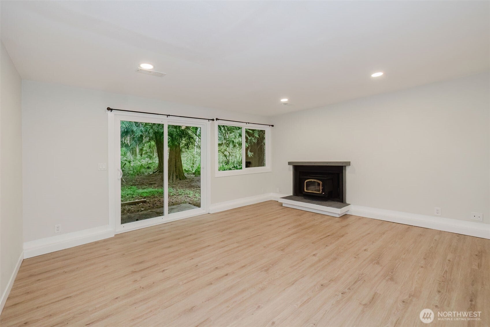 Poulsbo, Washington, 98370, United States, 3 Bedrooms Bedrooms, ,2 BathroomsBathrooms,Residential,For Sale,1796168