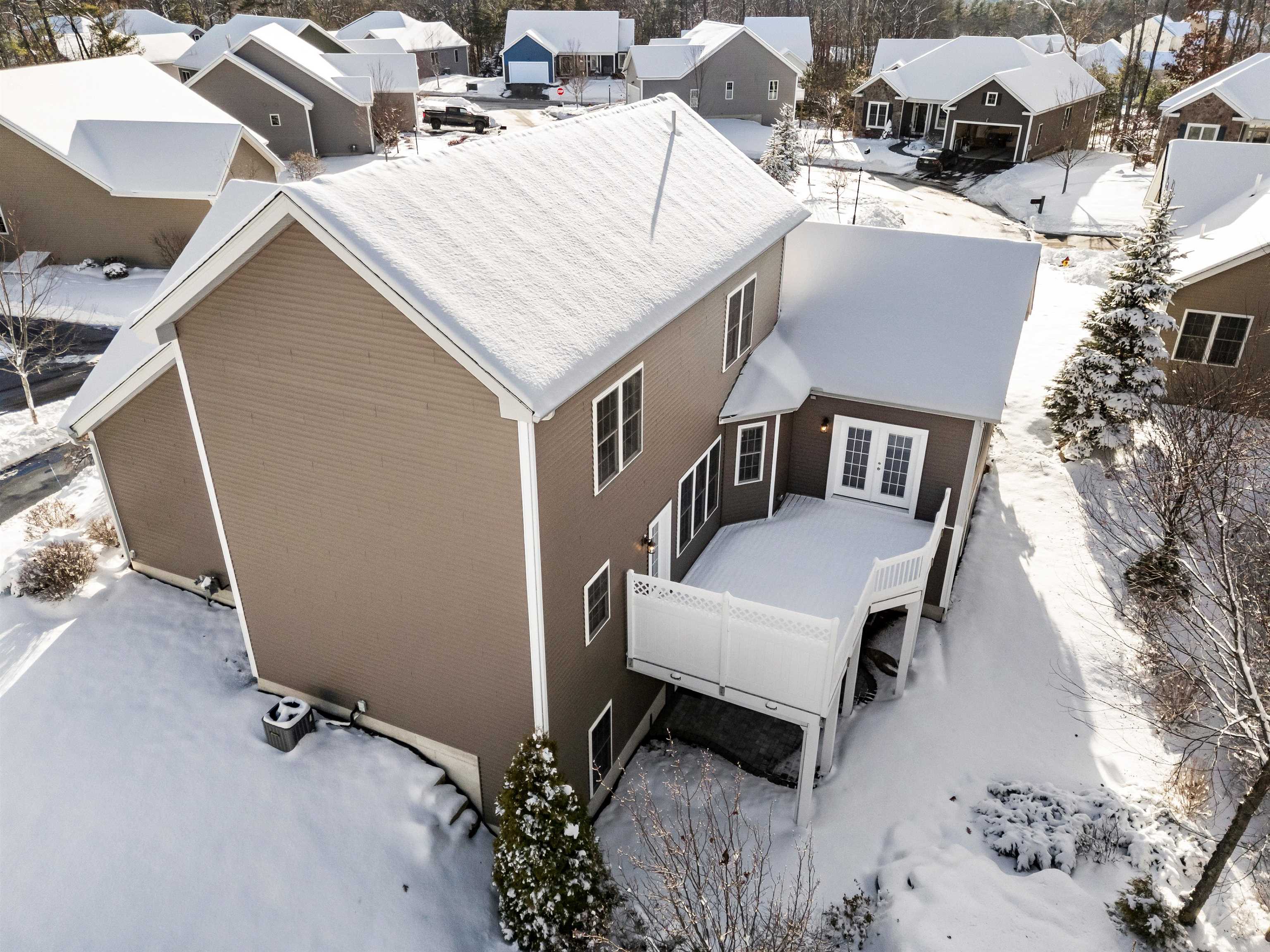 Manchester, New Hampshire, 03102, United States, 3 Bedrooms Bedrooms, ,3 BathroomsBathrooms,Residential,For Sale,2003193