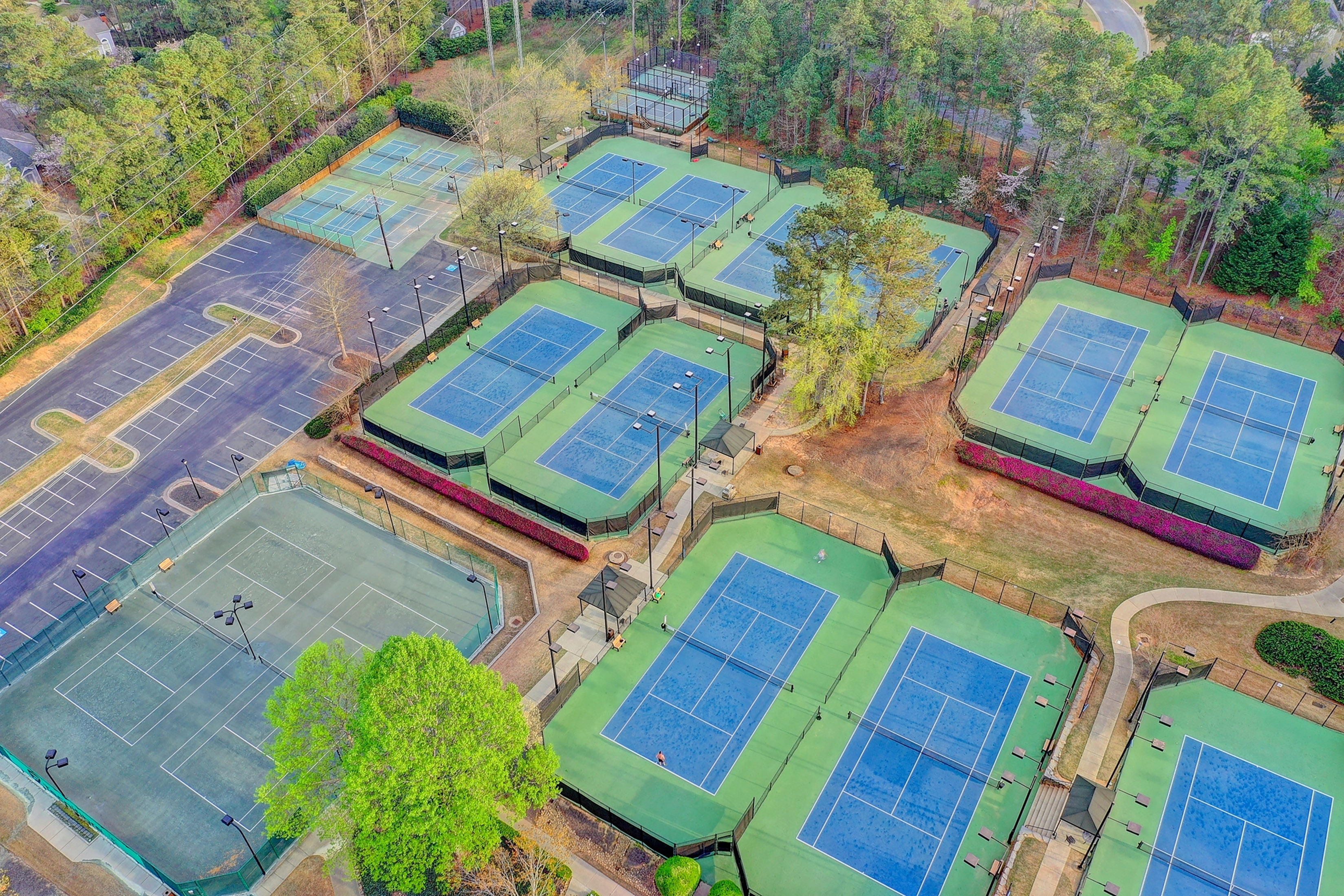  Hard to Find Flat Front Yard with Level Fenced-in Backyard on a Quiet Cul-de-sac - 物件實景