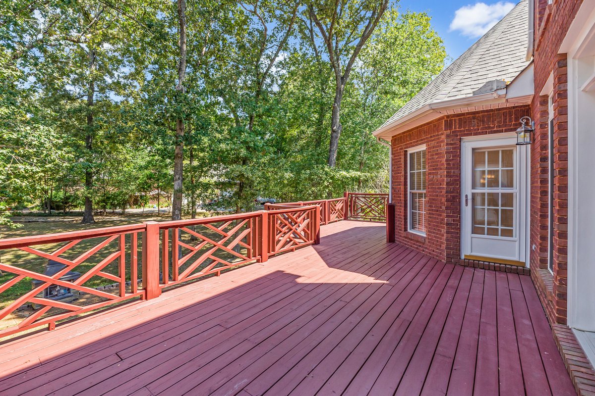 Tullahoma, Tennessee, 37388, United States, 6 Bedrooms Bedrooms, ,5 BathroomsBathrooms,Residential,For Sale,1851275