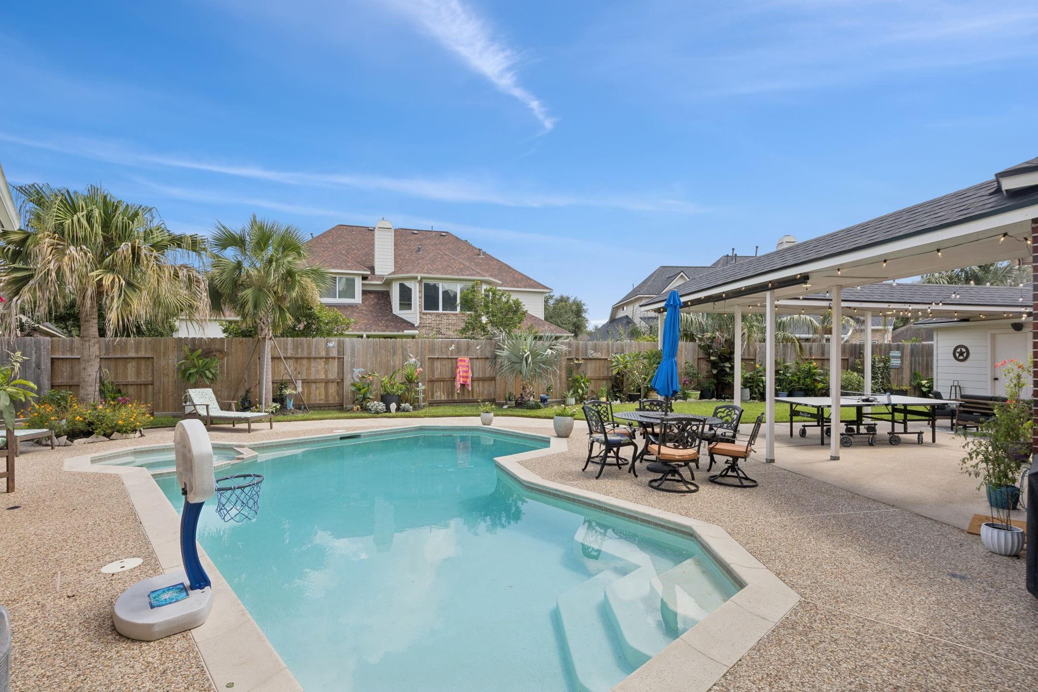 League City, Texas, 77573, United States, 5 Bedrooms Bedrooms, ,4 BathroomsBathrooms,Residential,For Sale,1868193