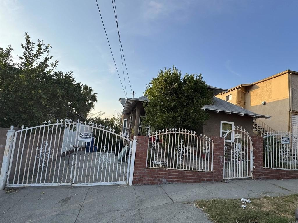 425 N Westlake Ave, Los Angeles, California, 90026, United States, 2 Bedrooms Bedrooms, ,2 BathroomsBathrooms,Residential,For Sale,425 N Westlake Ave,1670311