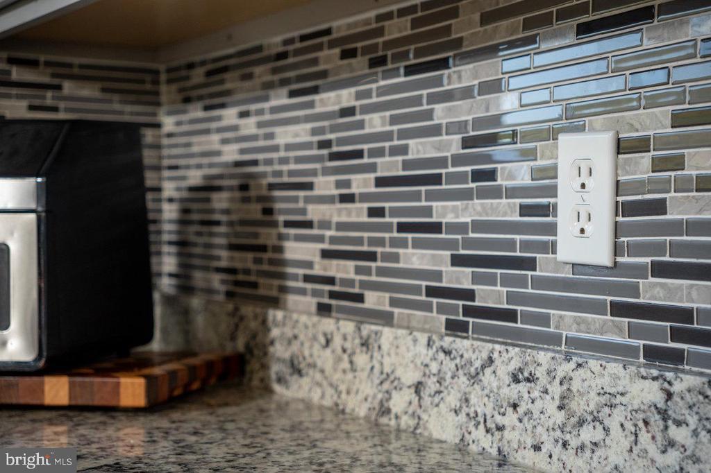 Gore, Virginia, 22637, United States, 4 Bedrooms Bedrooms, ,3 BathroomsBathrooms,Residential,For Sale,1949444