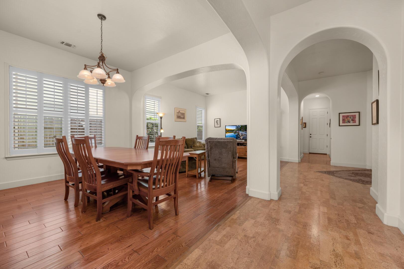 Visalia, California, 93291, United States, 4 Bedrooms Bedrooms, ,3 BathroomsBathrooms,Residential,For Sale,2009986