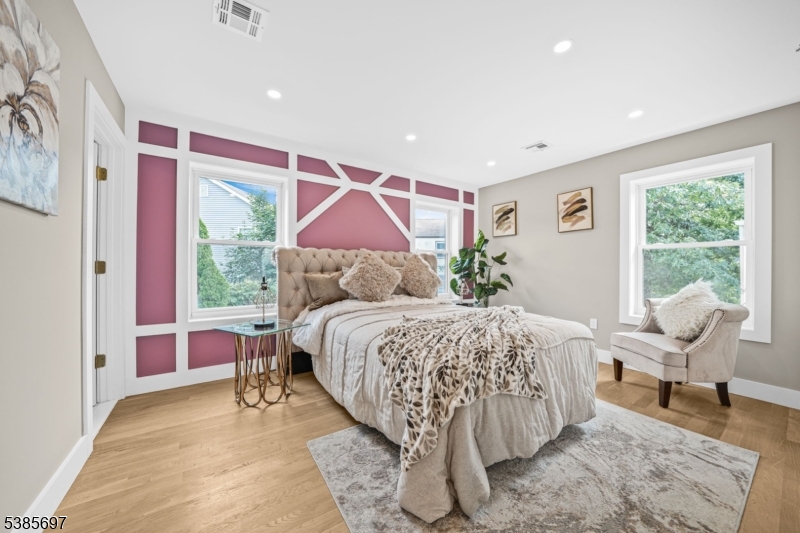 Maplewood Twp., New Jersey, 07040, United States, 4 Bedrooms Bedrooms, ,4 BathroomsBathrooms,Residential,For Sale,1950827