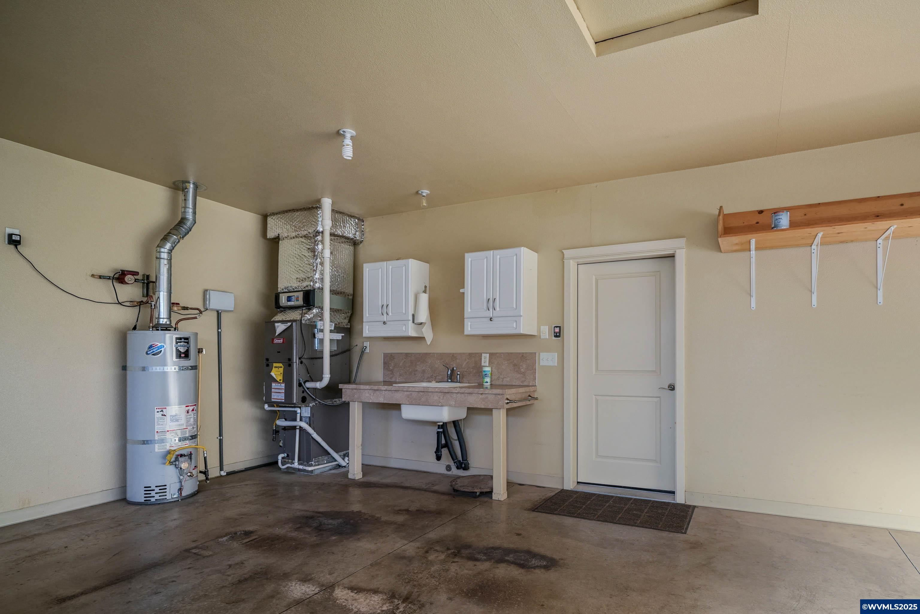 Salem, Oregon, 97306, United States, 3 Bedrooms Bedrooms, ,3 BathroomsBathrooms,Residential,For Sale,1989226