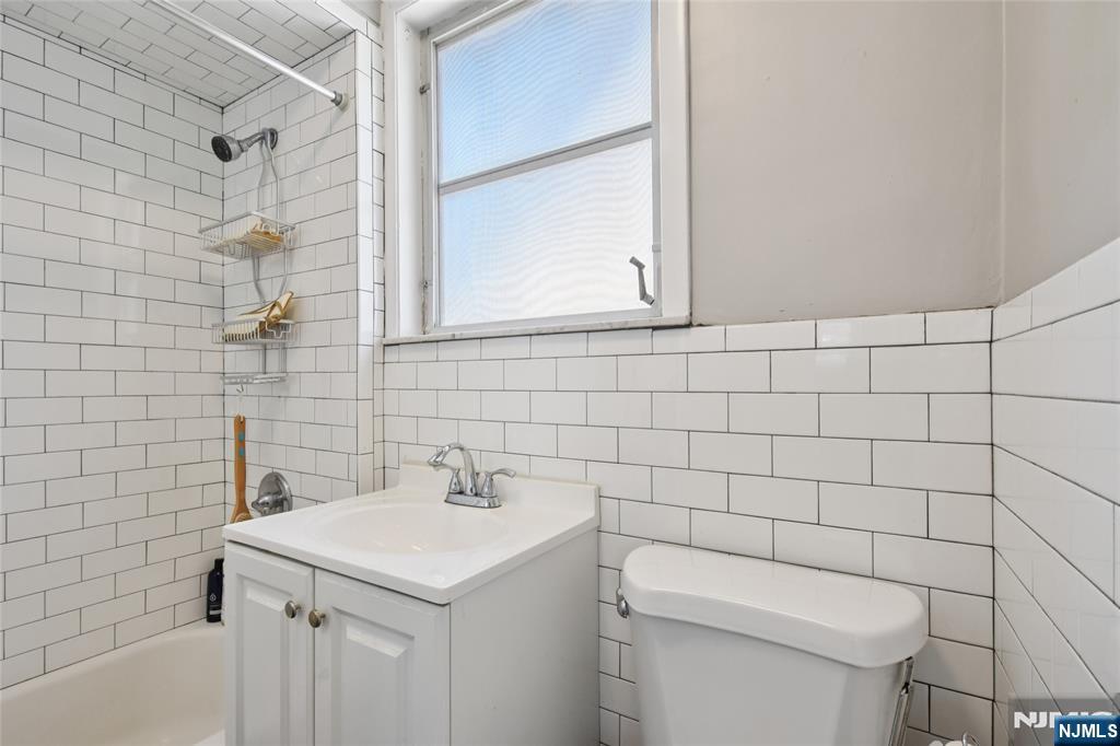 Bloomfield, New Jersey, 07003, United States, 4 Bedrooms Bedrooms, ,2 BathroomsBathrooms,Residential,For Sale,1897617