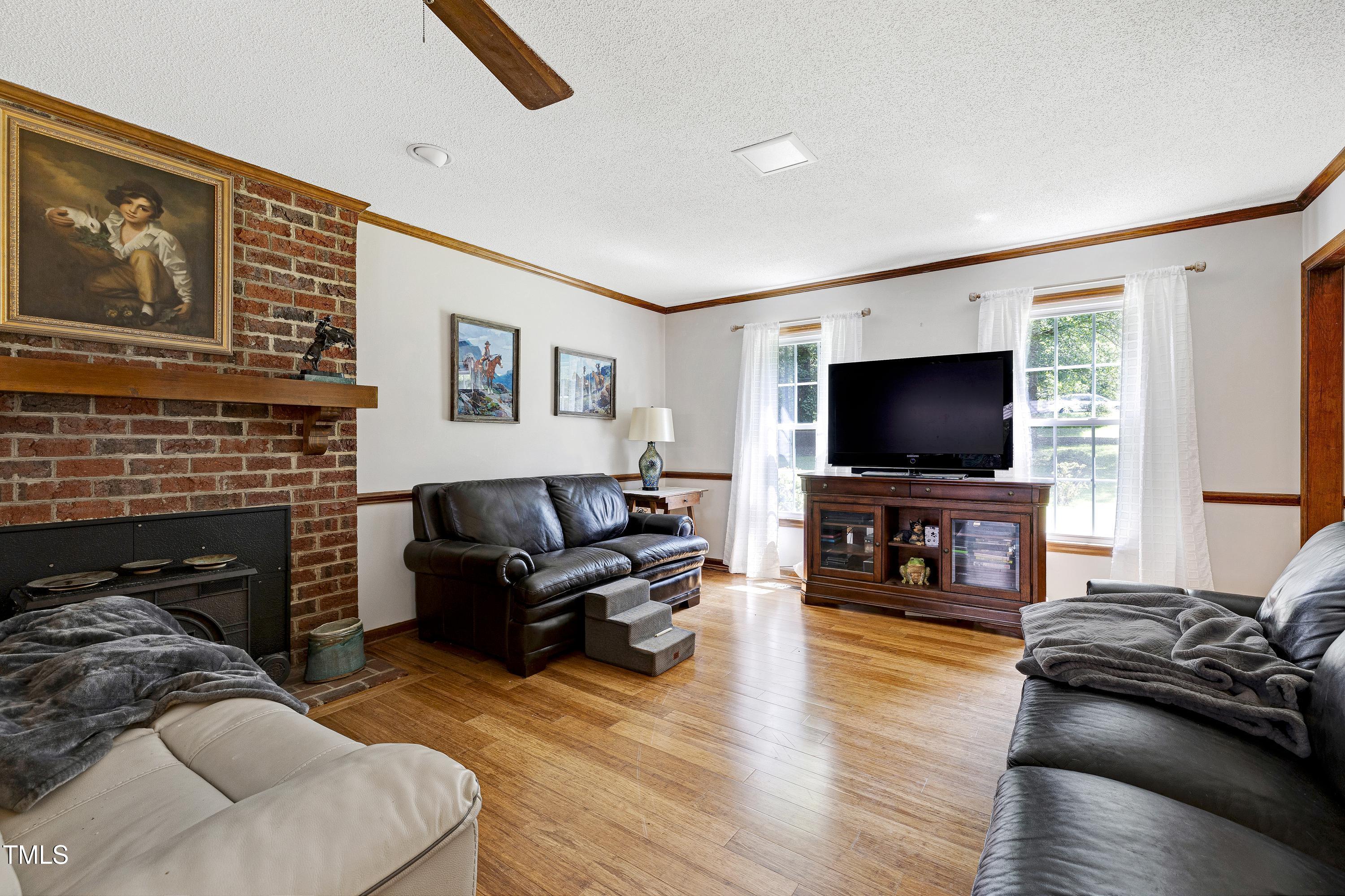 Raleigh, North Carolina, 27606, United States, 3 Bedrooms Bedrooms, ,3 BathroomsBathrooms,Residential,For Sale,1941064