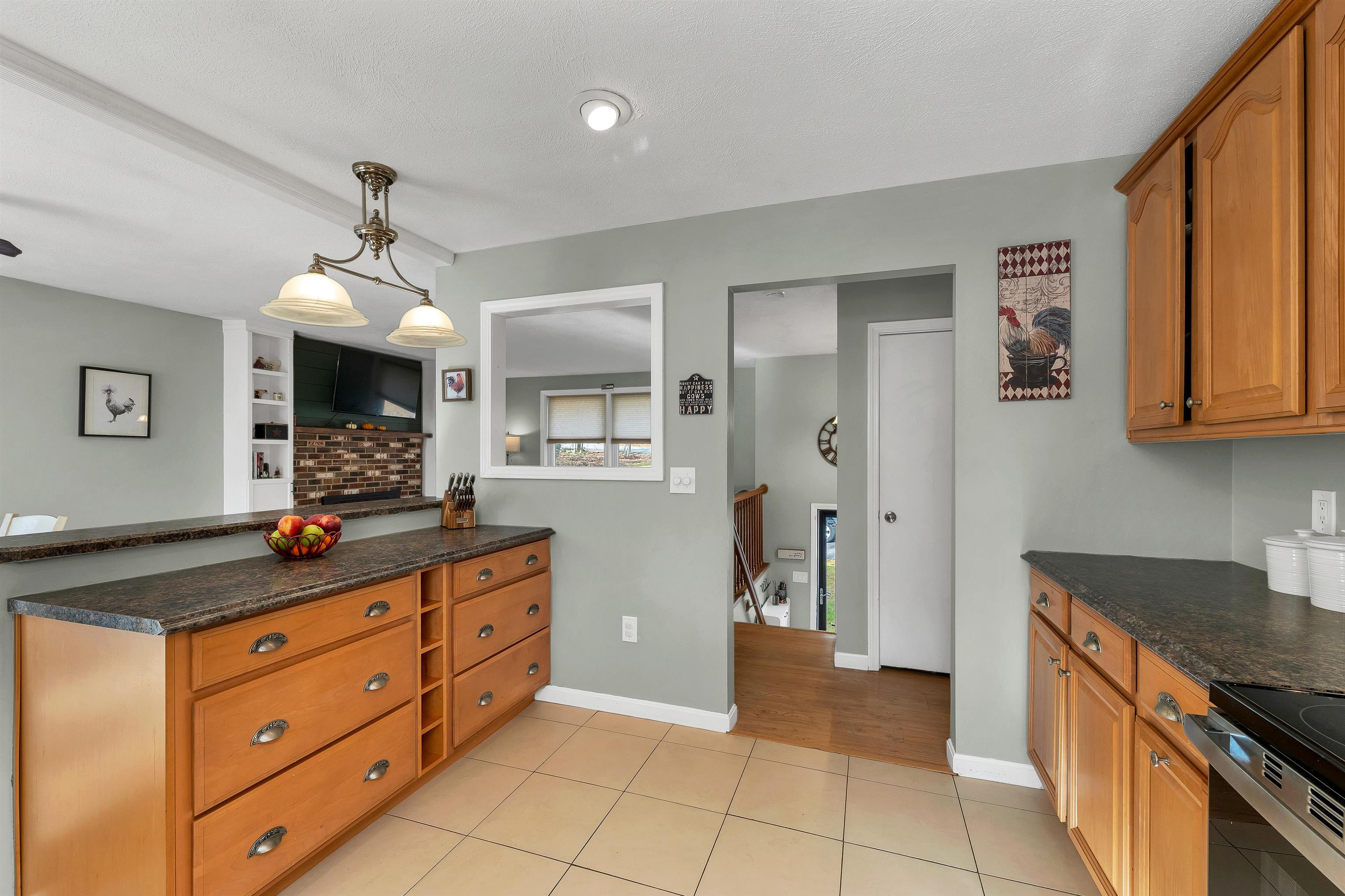 Hooksett, New Hampshire, 03106, United States, 3 Bedrooms Bedrooms, ,2 BathroomsBathrooms,Residential,For Sale,1992104