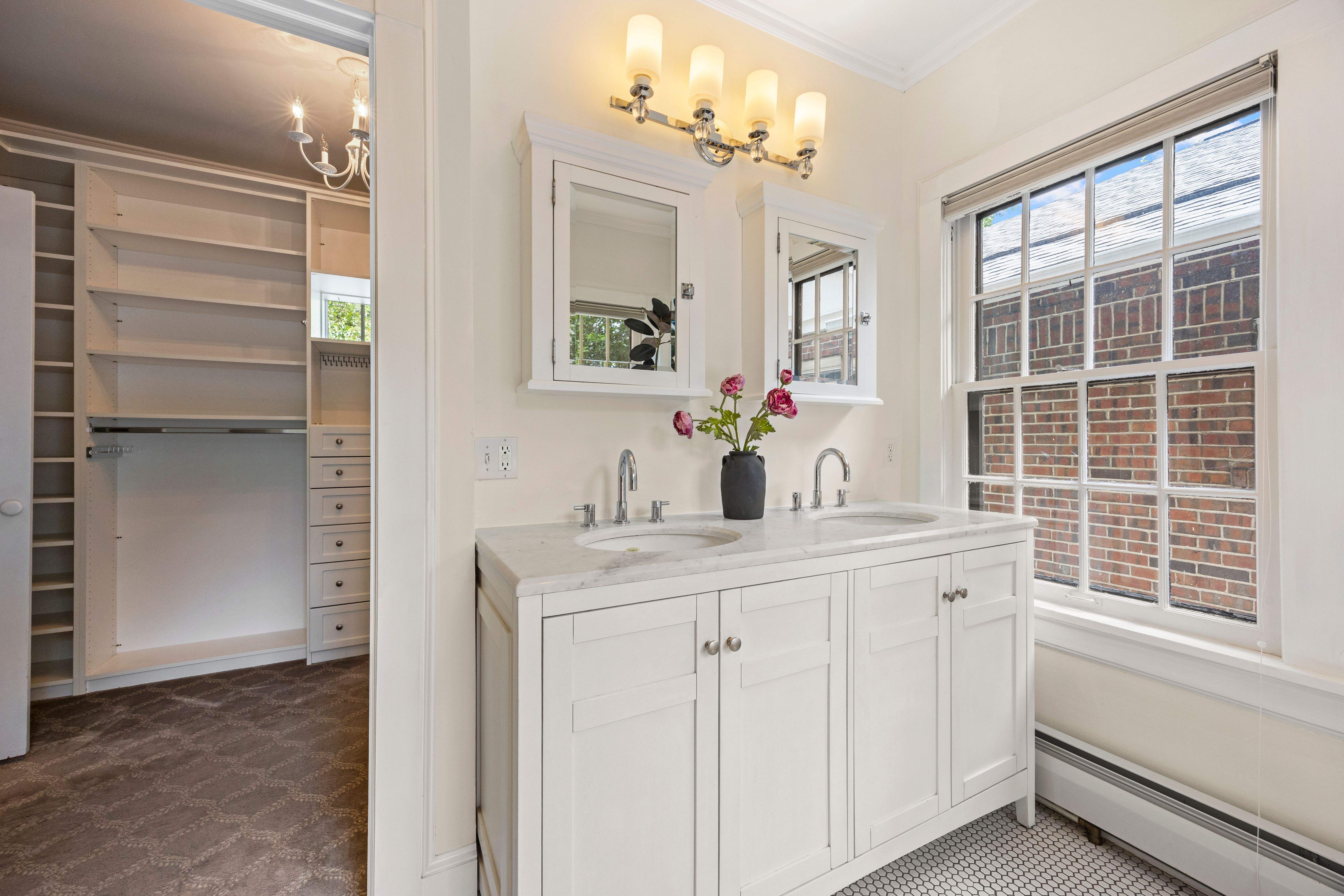  Mediterranean Masterpiece Spanning Prestigious 7th Avenue Parkway - 物件實景
