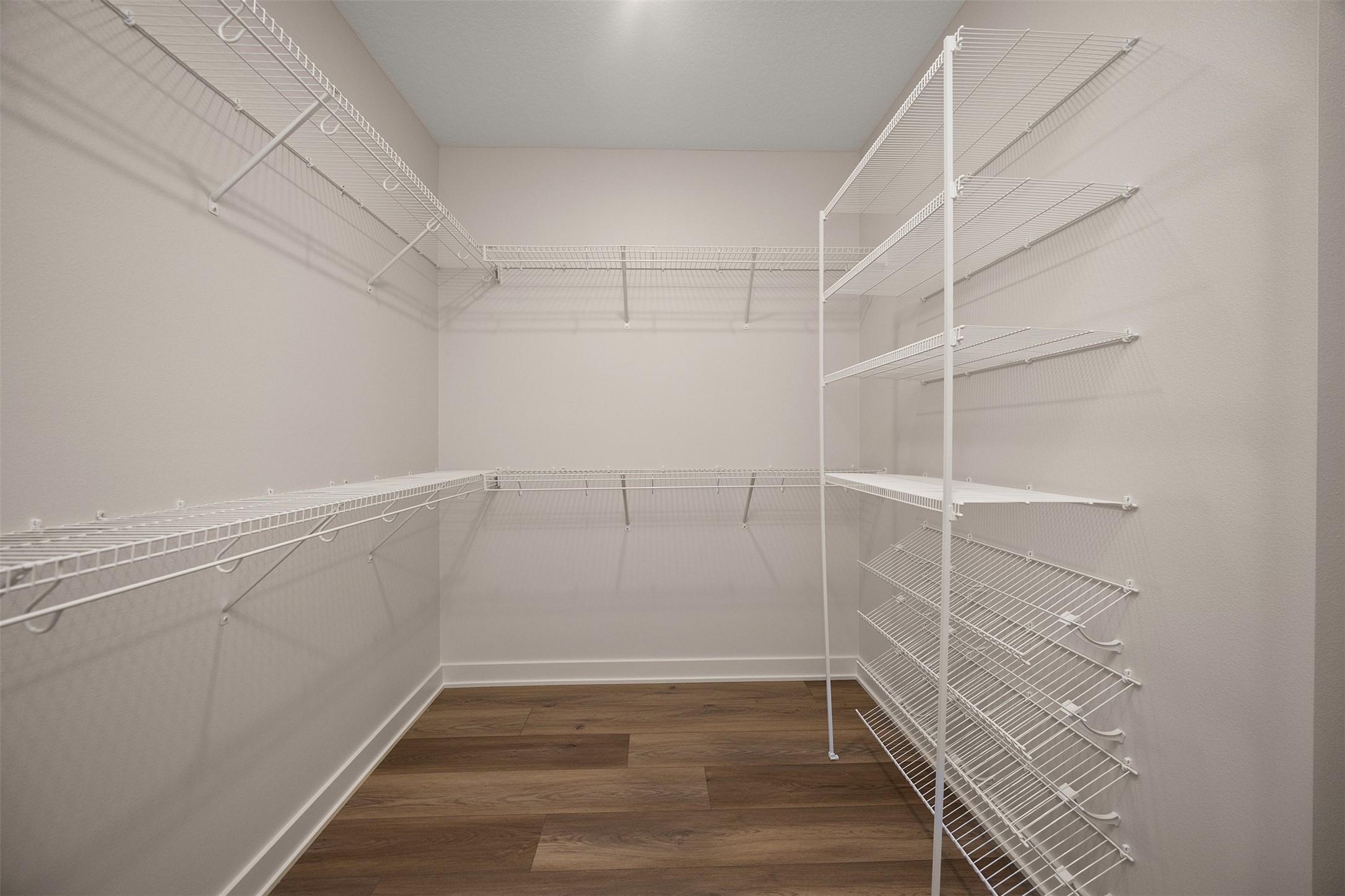 Urbandale, Iowa, 50323, United States, 4 Bedrooms Bedrooms, ,3 BathroomsBathrooms,Residential,For Sale,1975172