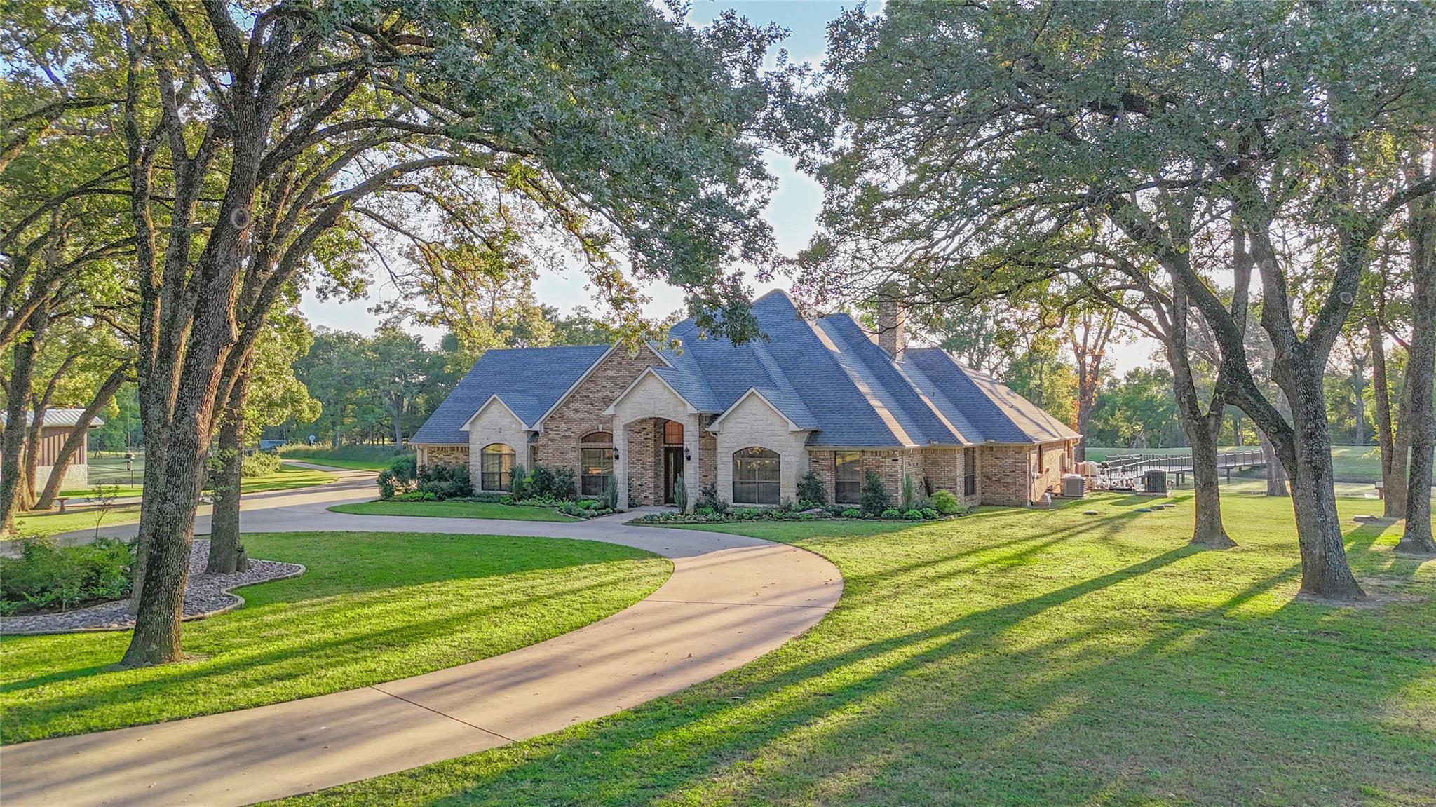 Terrell, Texas, 75161, United States, 3 Bedrooms Bedrooms, ,3 BathroomsBathrooms,Residential,For Sale,1977781